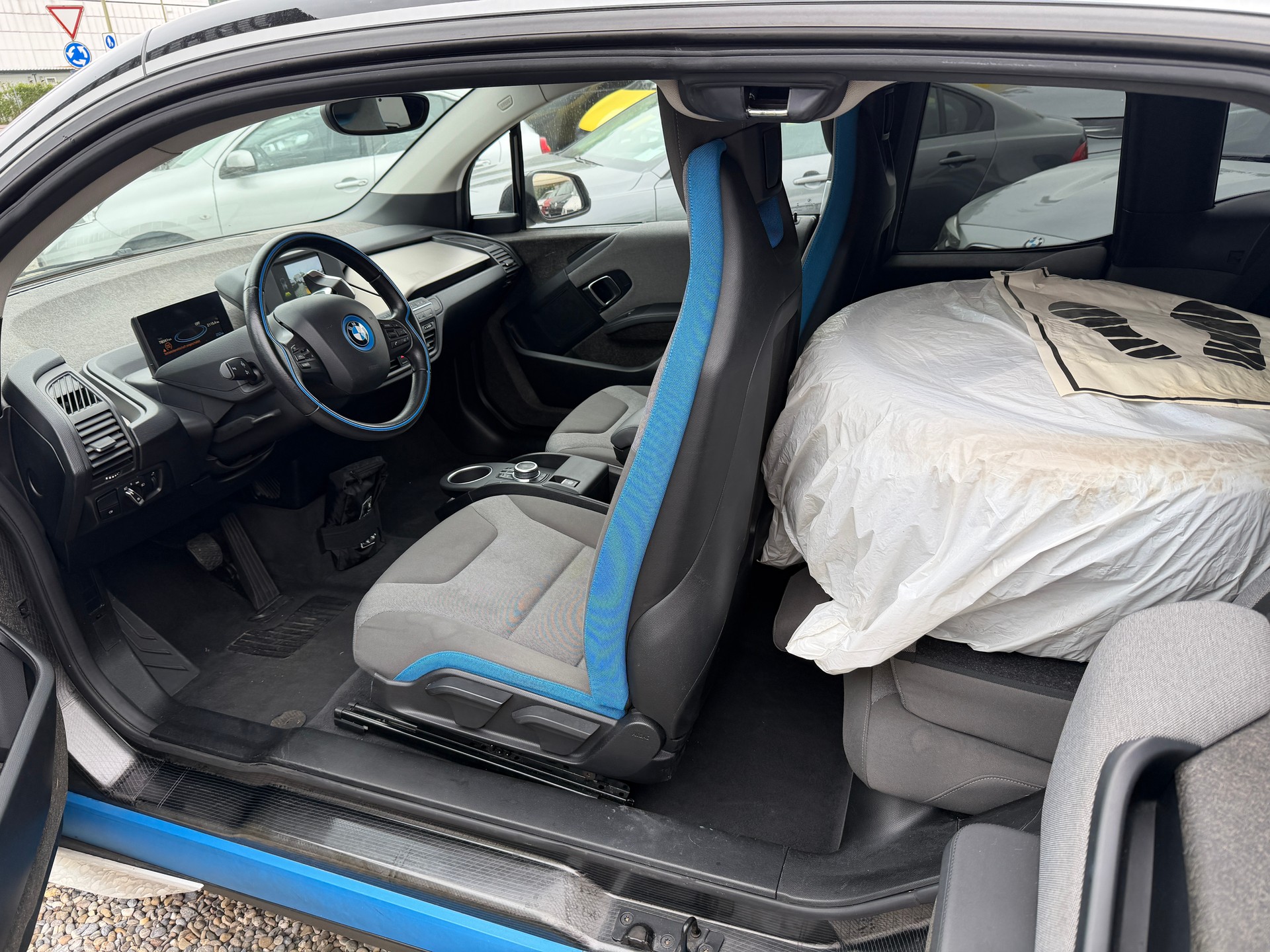 BMW i3 (120Ah) Fleet Edition-image-12