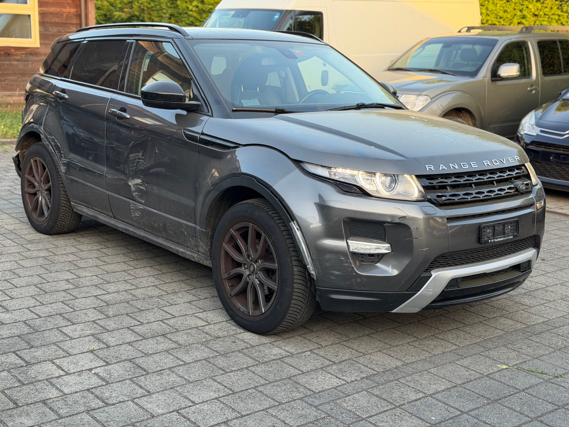 LAND ROVER Range Rover Evoque 2.0 Si4 Prestige AT9-image-2