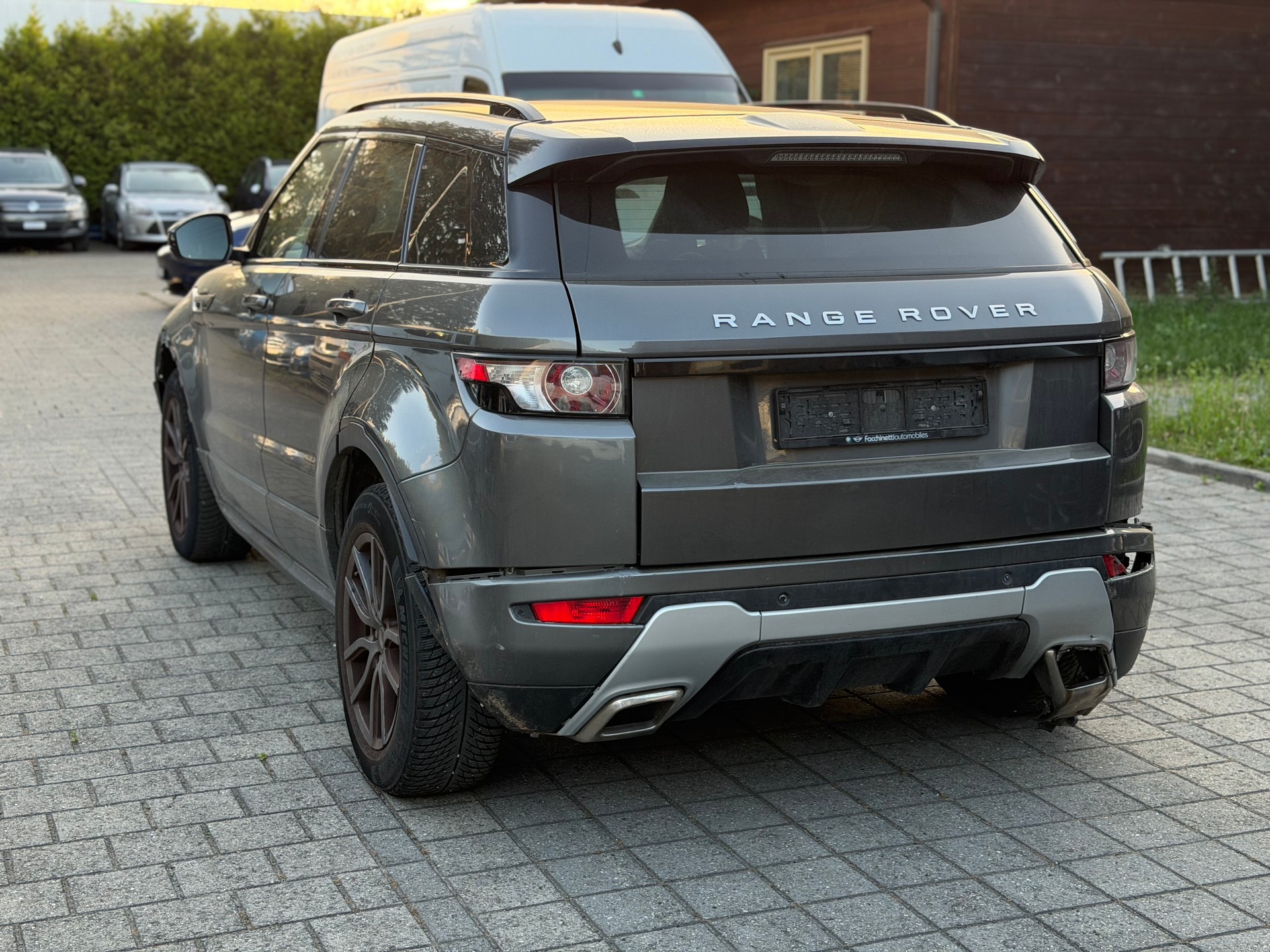 LAND ROVER Range Rover Evoque 2.0 Si4 Prestige AT9-image-6