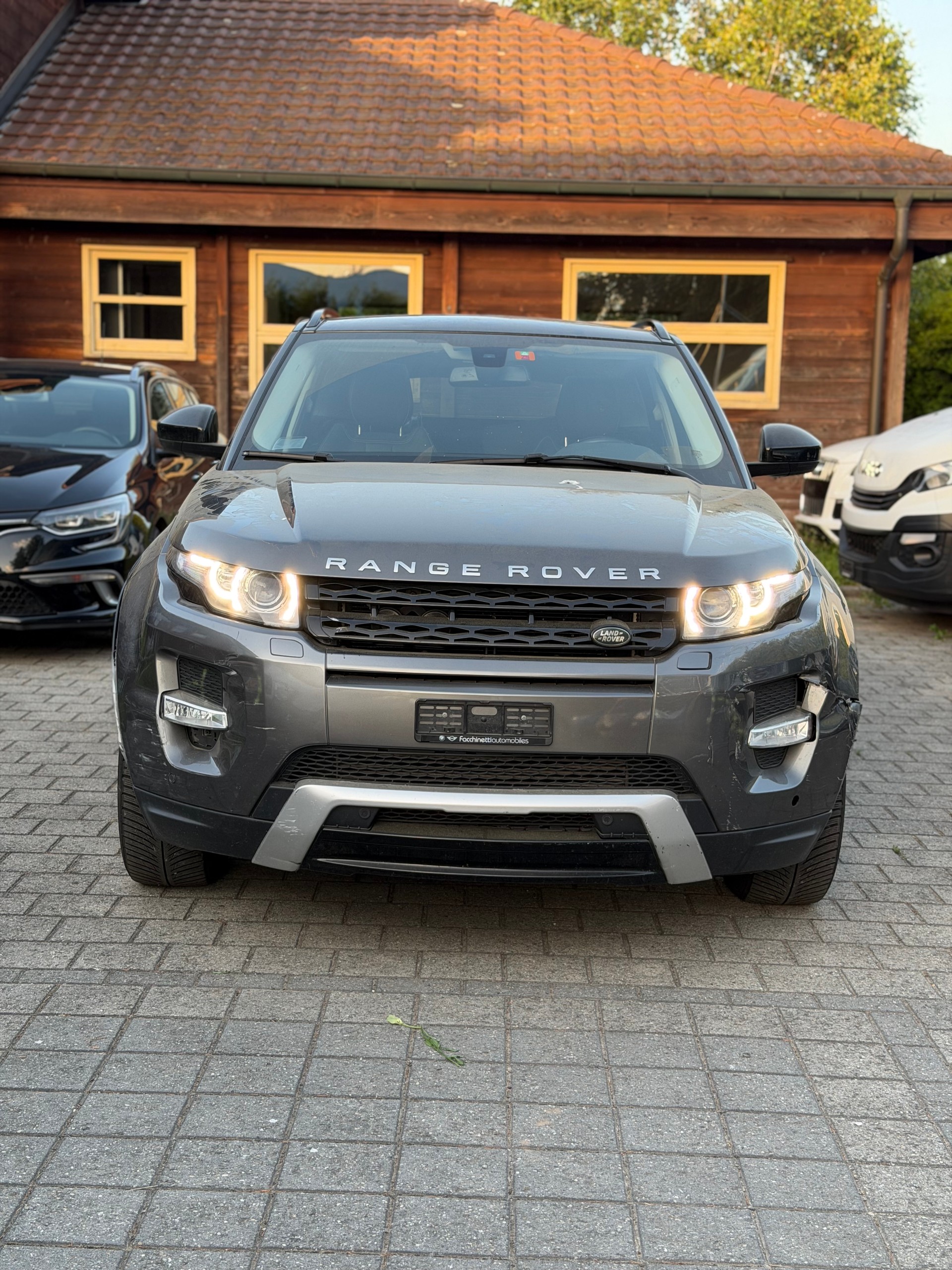 LAND ROVER Range Rover Evoque 2.0 Si4 Prestige AT9-image-1