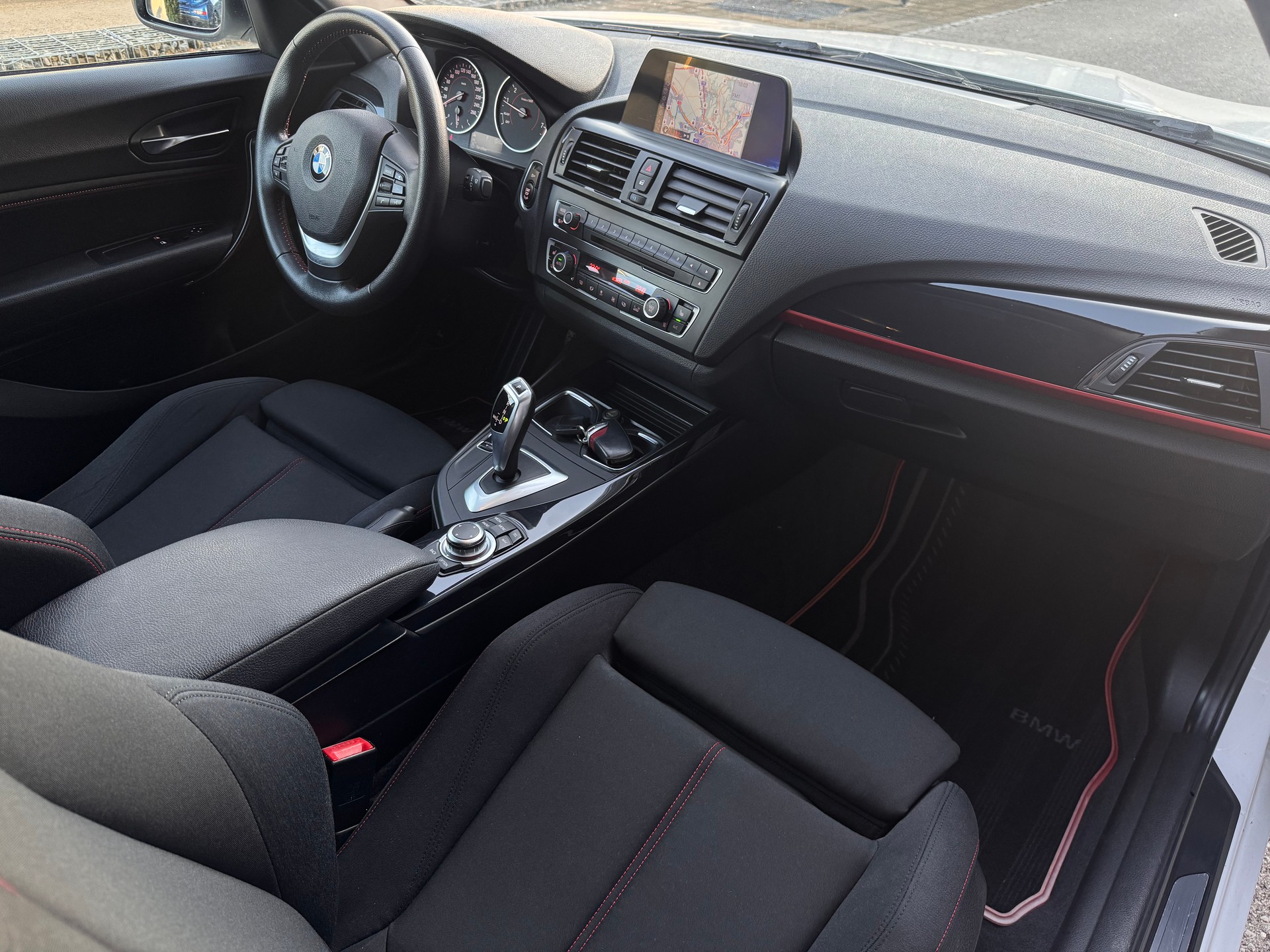 BMW 116i Sport Line Steptronic-image-14