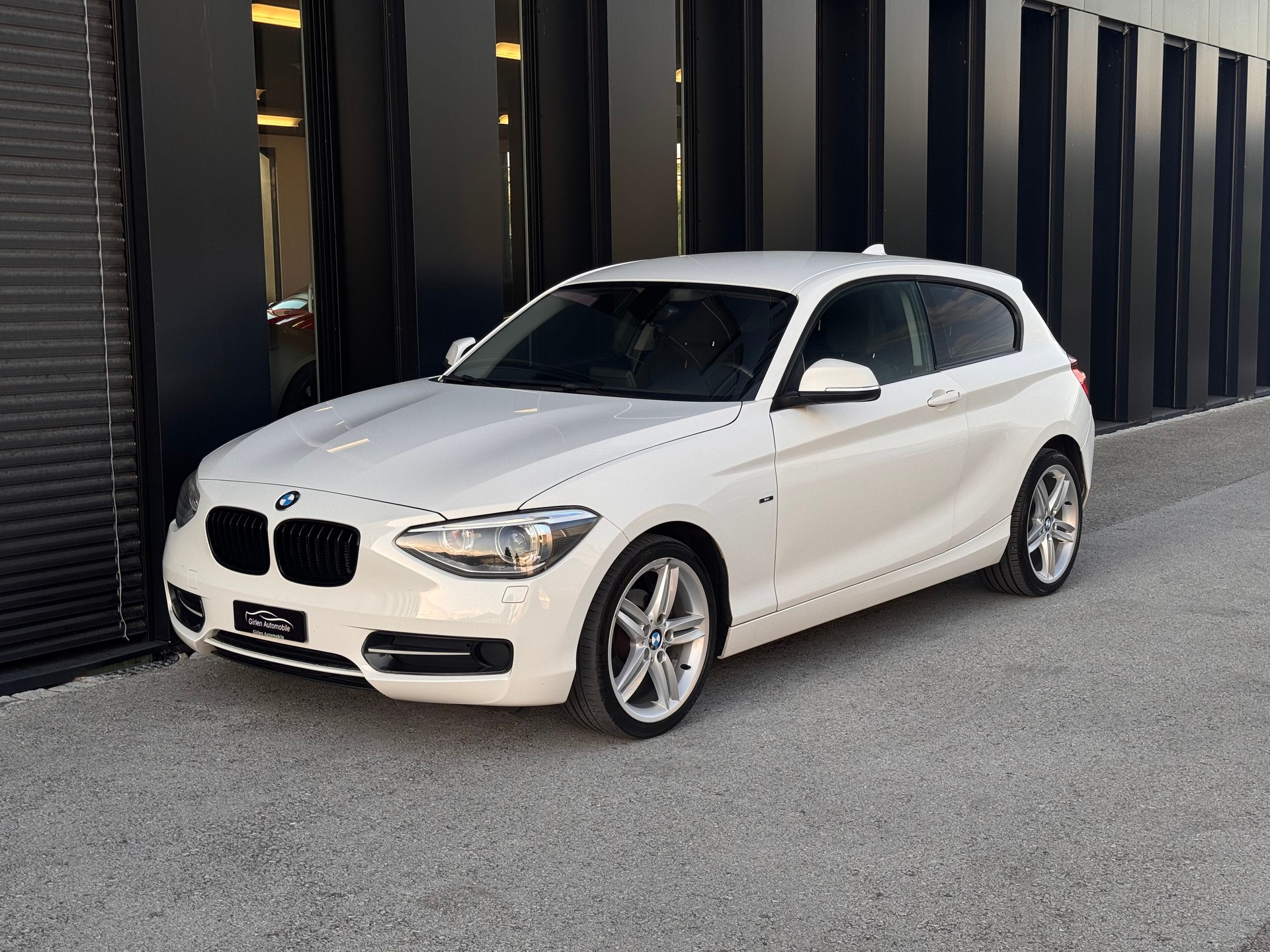 BMW 116i Sport Line Steptronic-image-2