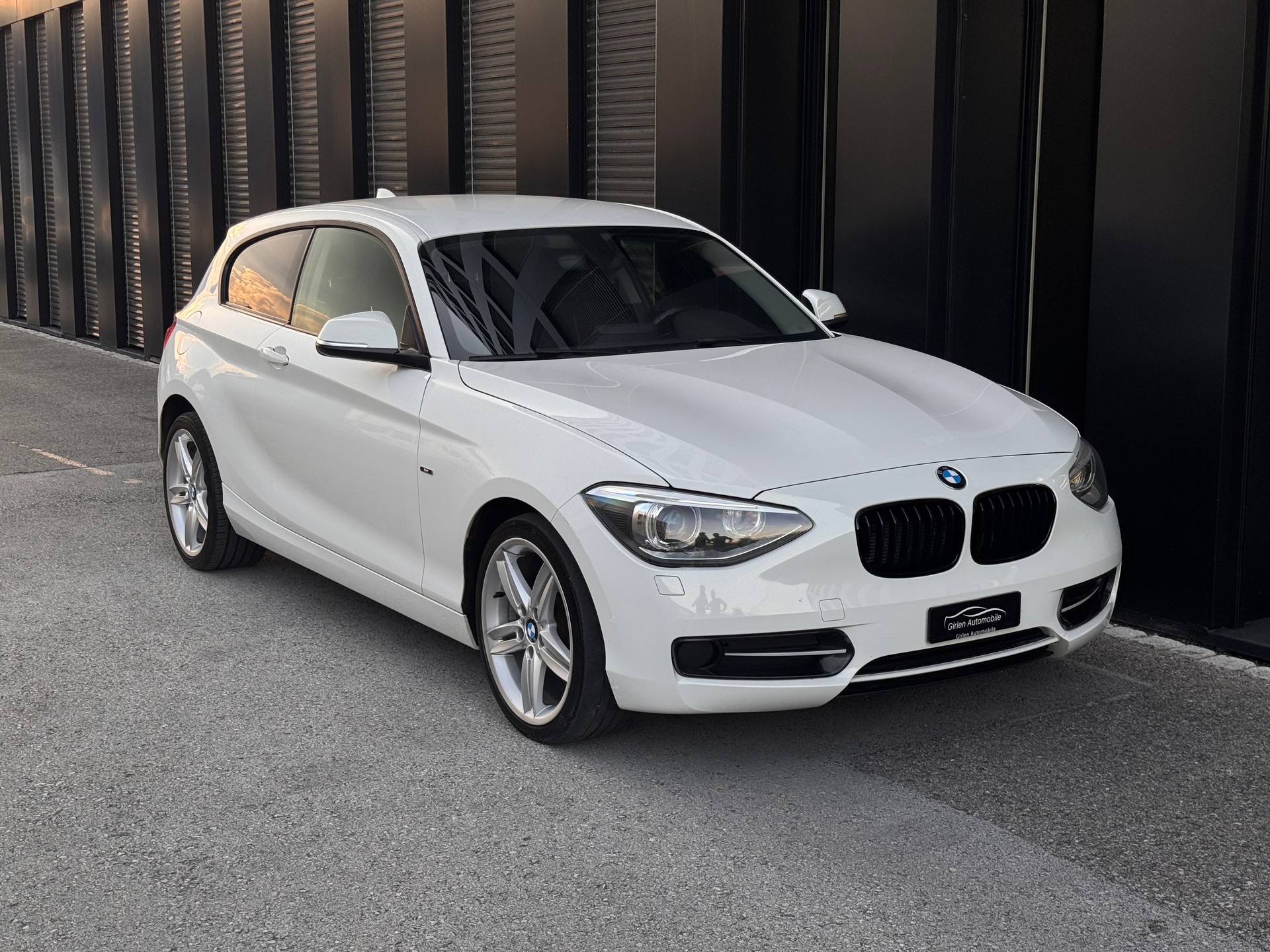 BMW 116i Sport Line Steptronic-image-7