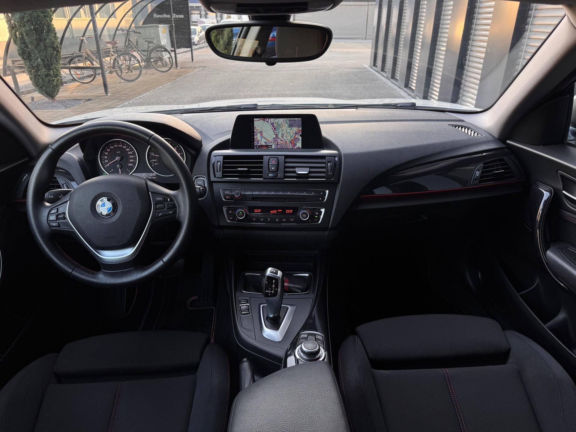 BMW 116i Sport Line Steptronic-image-13