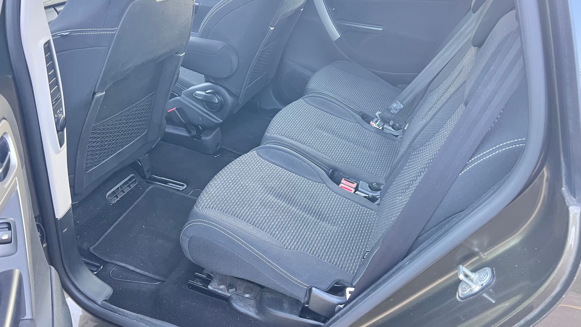 CITROEN C4 Picasso 1.6i 16V THP Swiss Style EGS6-image-5