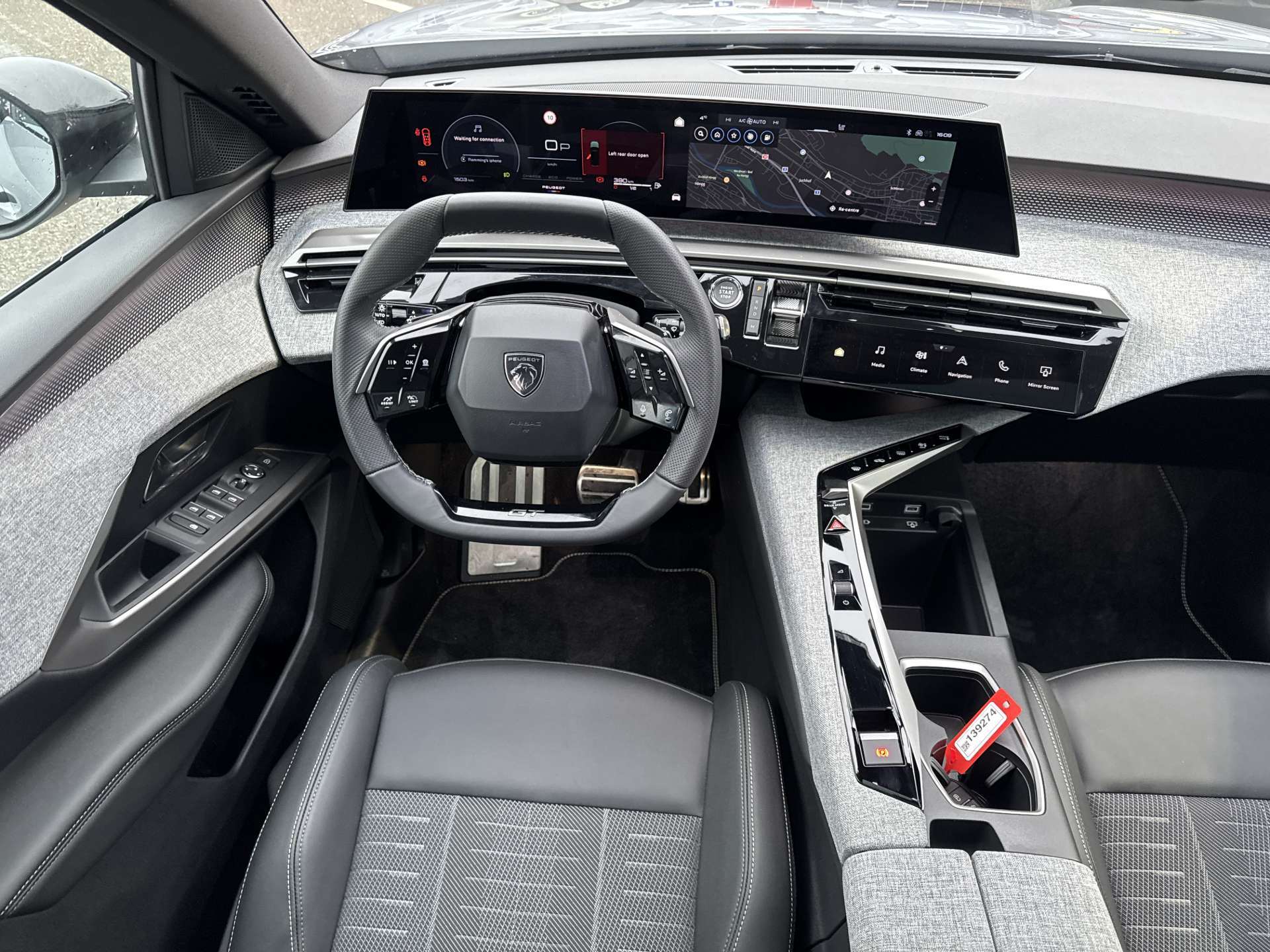 PEUGEOT 5008 145 Hybrid GT 7-Plätzer e-DCS-Automat-image-4