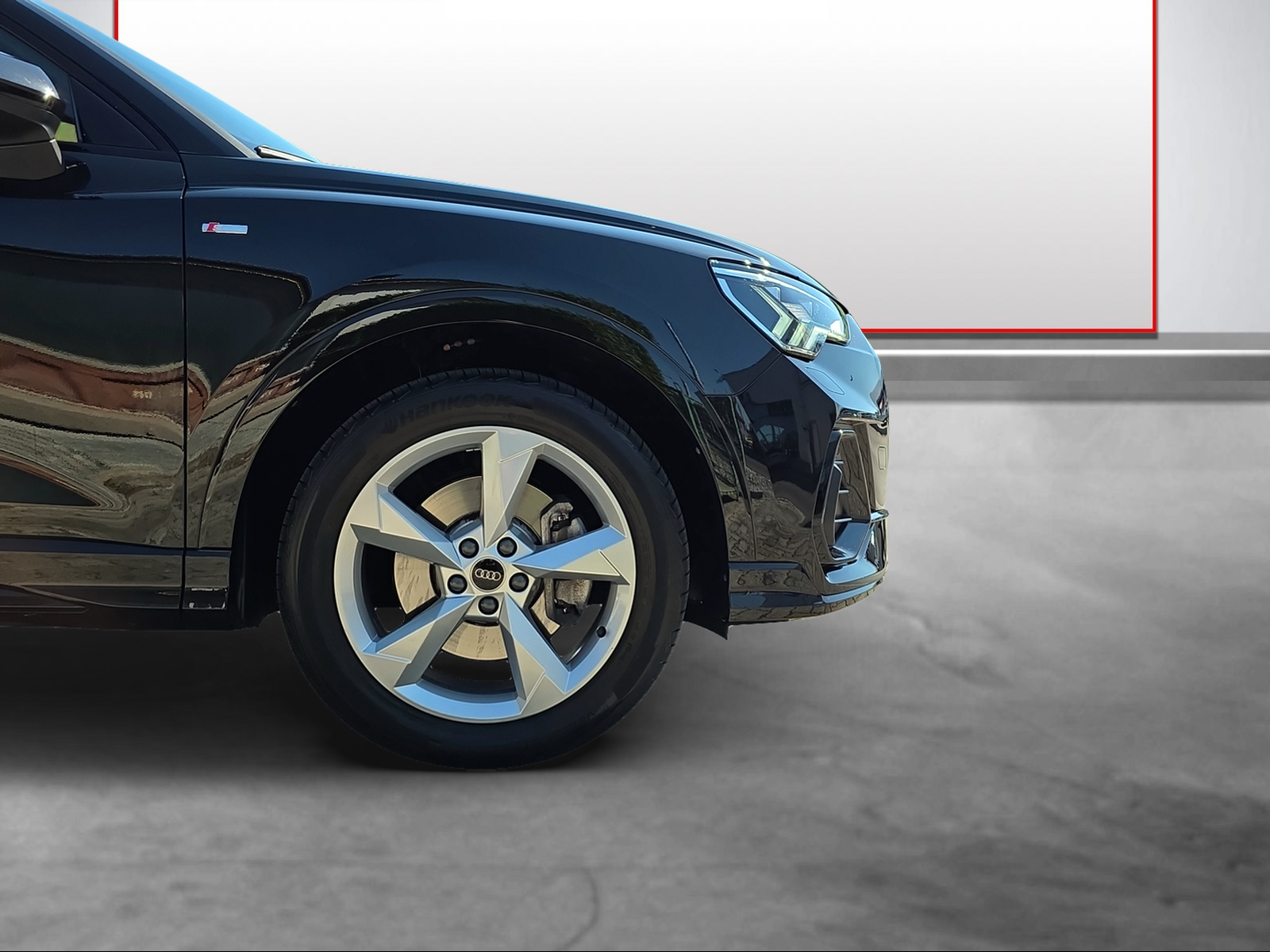 AUDI Q3 40 TDI S line quattro S-tronic-image-14