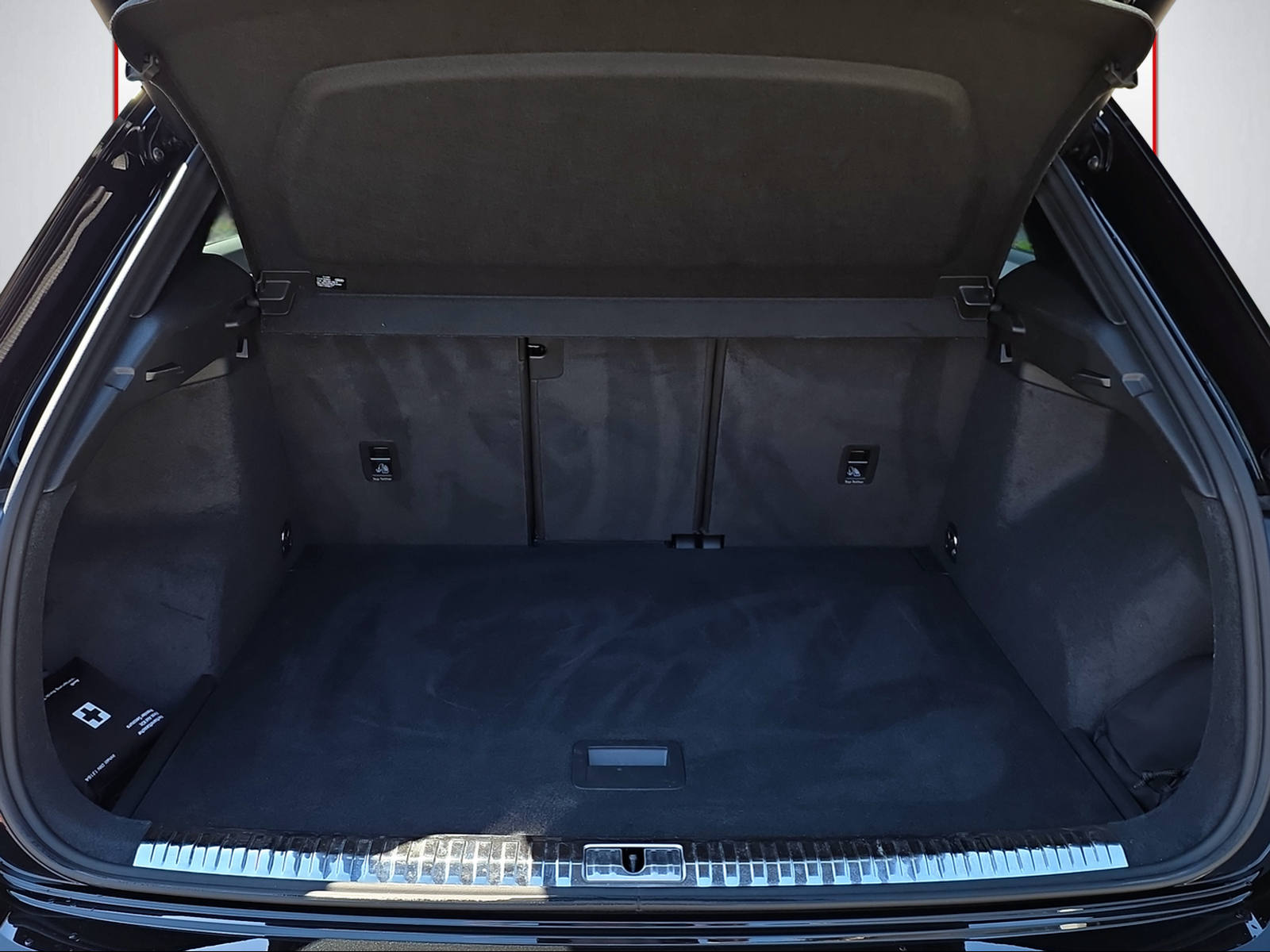 AUDI Q3 40 TDI S line quattro S-tronic-image-11