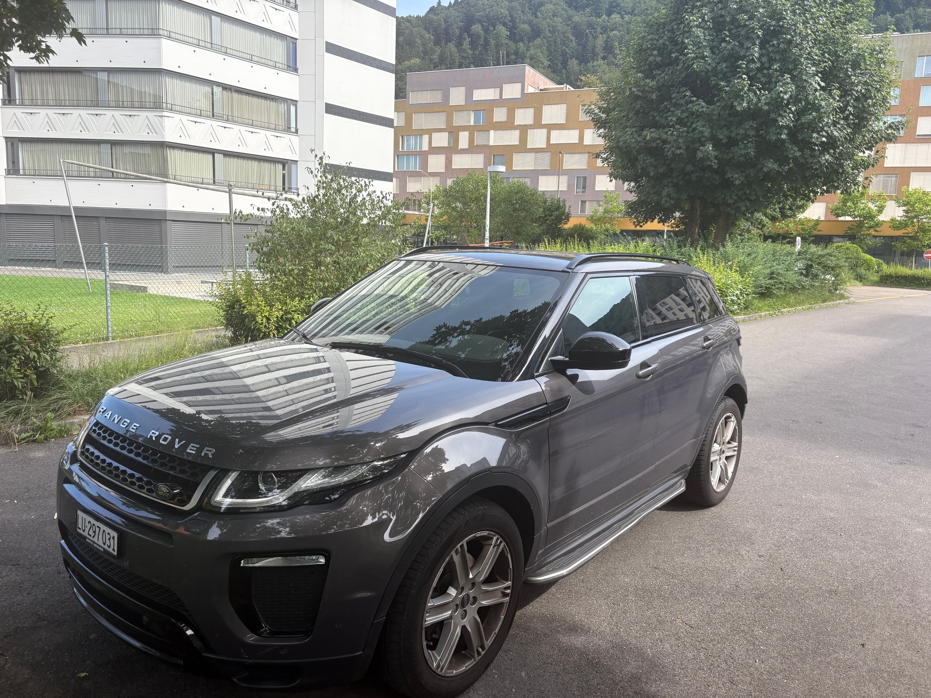 LAND ROVER Range Rover Evoque 2.0 TD4 SE AT9-image-1