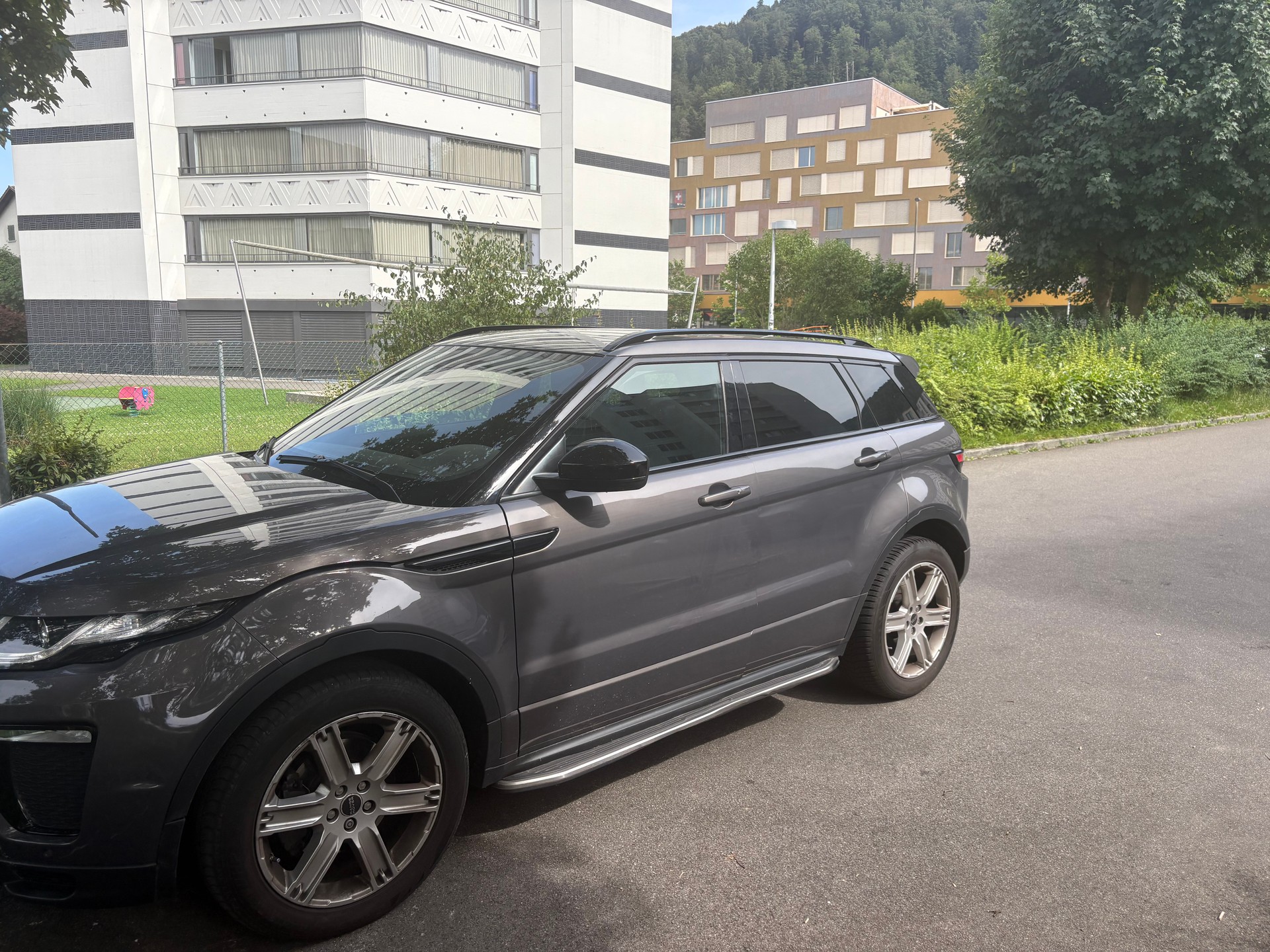 LAND ROVER Range Rover Evoque 2.0 TD4 SE AT9-image-2