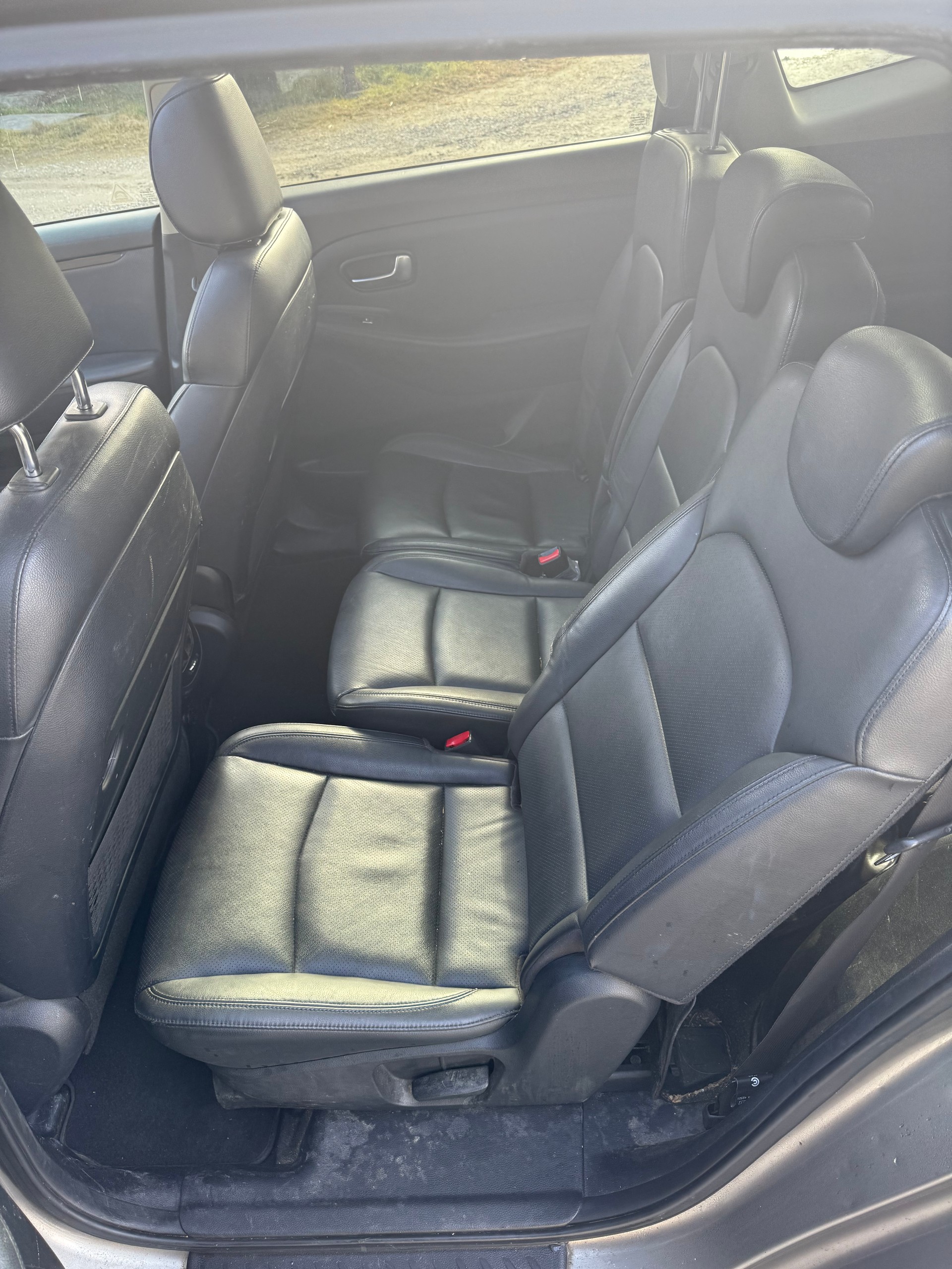 KIA Carens 1.7 CRDi Style-image-10