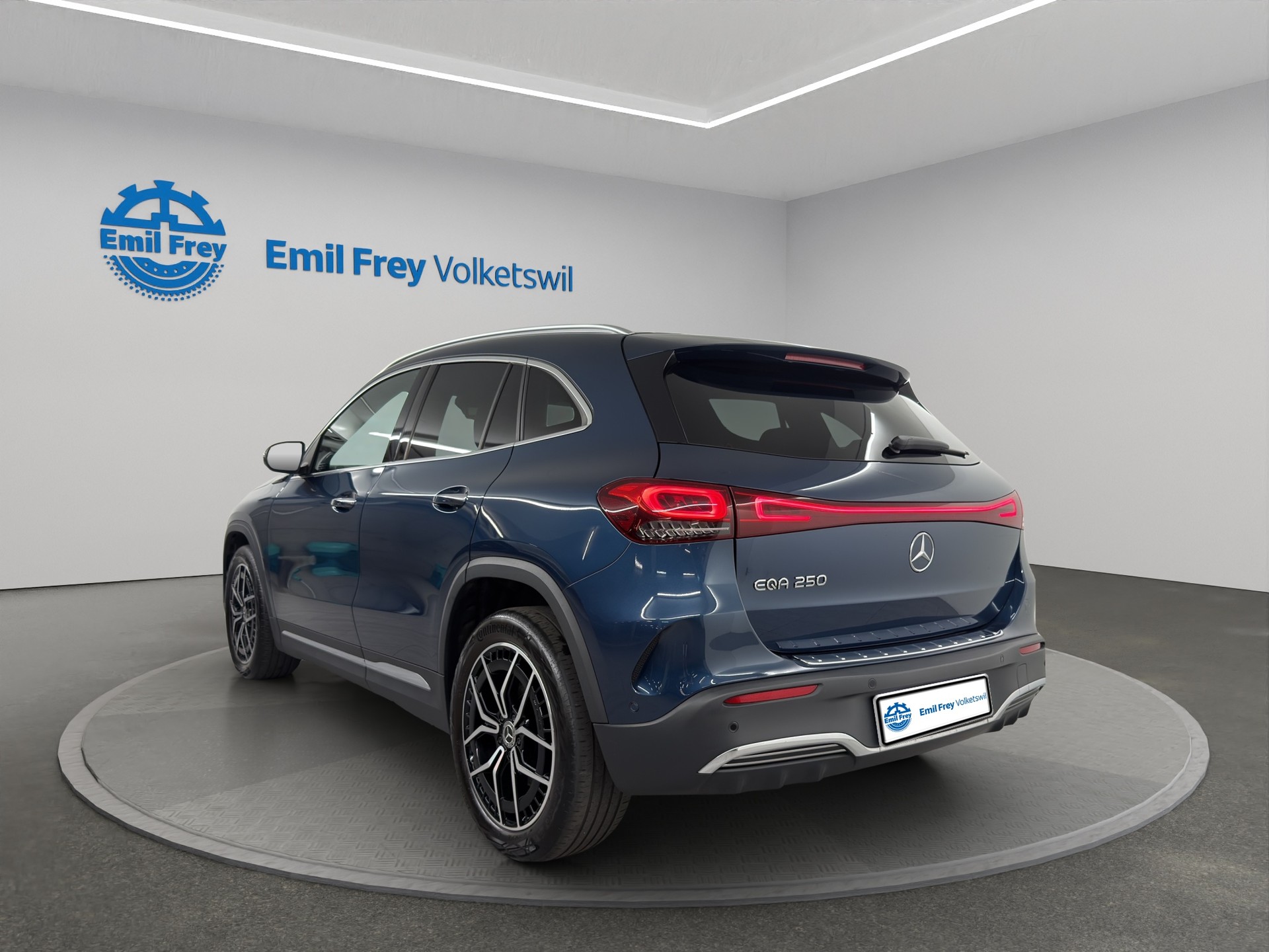 MERCEDES-BENZ EQA 250 AMG Line-showroom-element-2