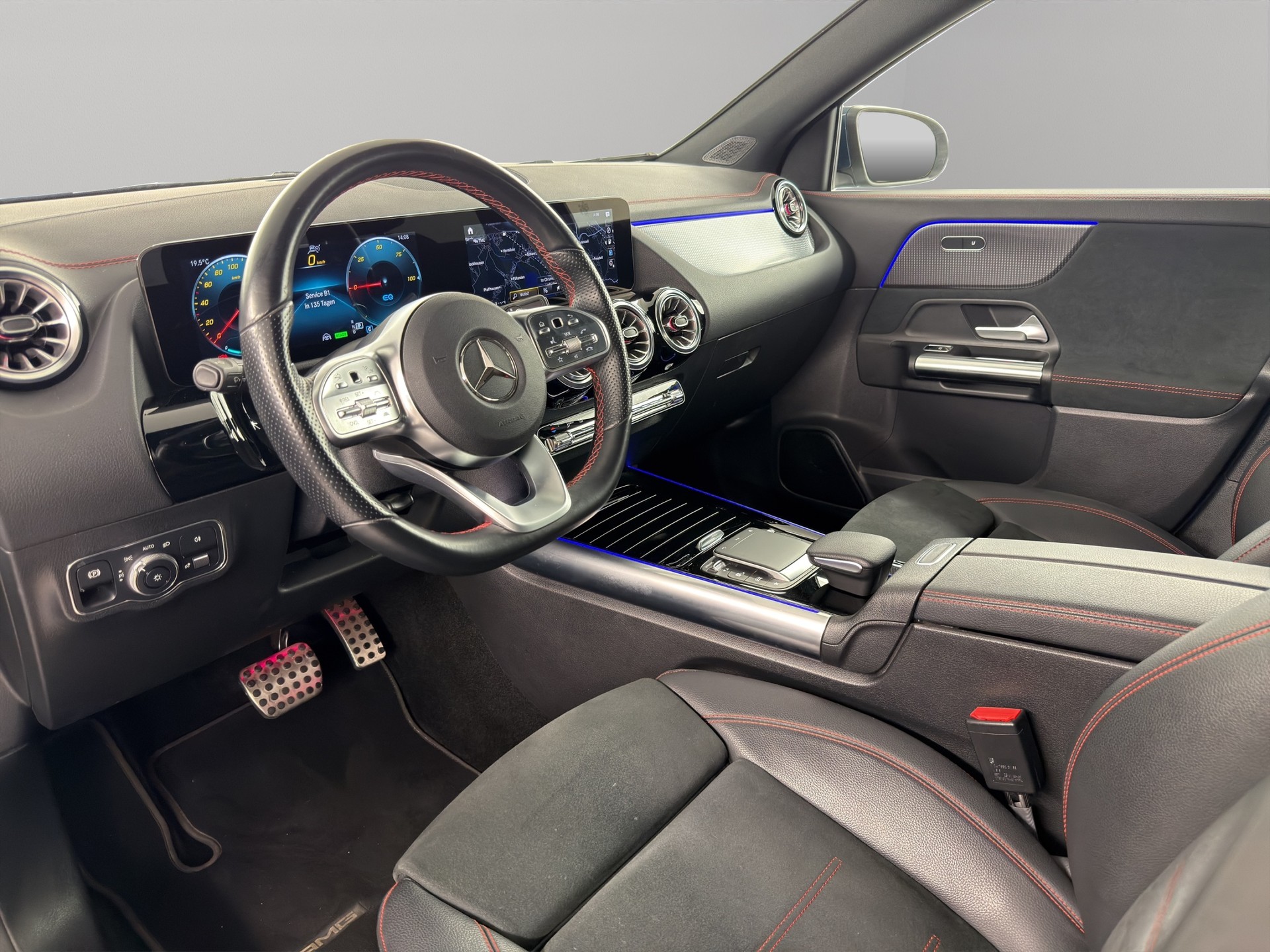 MERCEDES-BENZ EQA 250 AMG Line-image-10