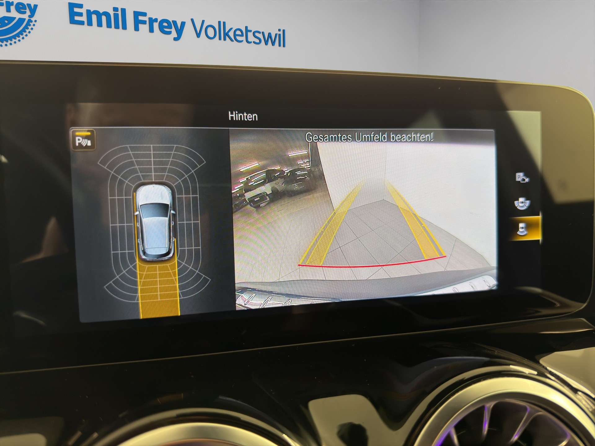MERCEDES-BENZ EQA 250 AMG Line-image-11
