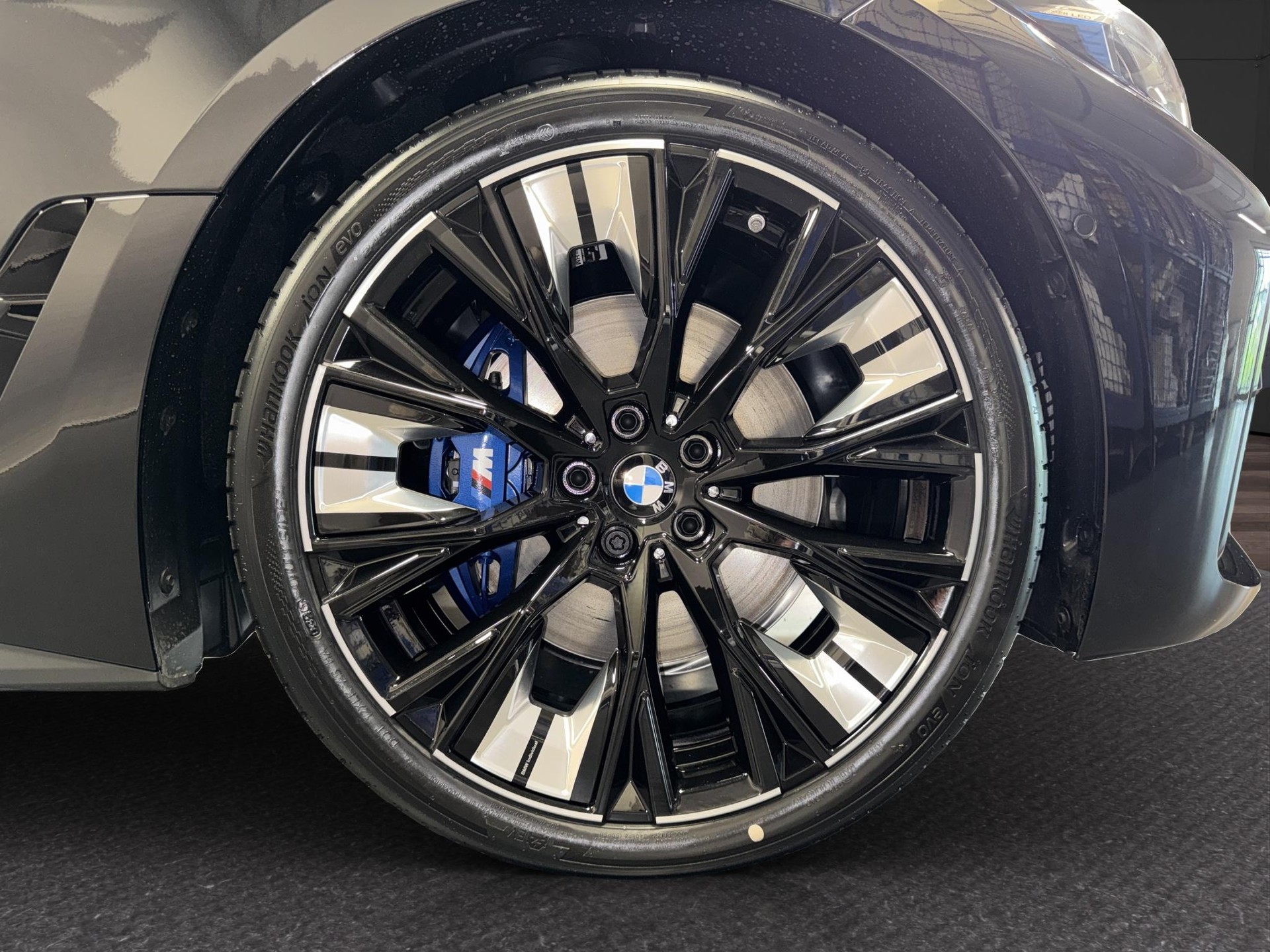 BMW M440i xDrive Gran Coupé-image-13