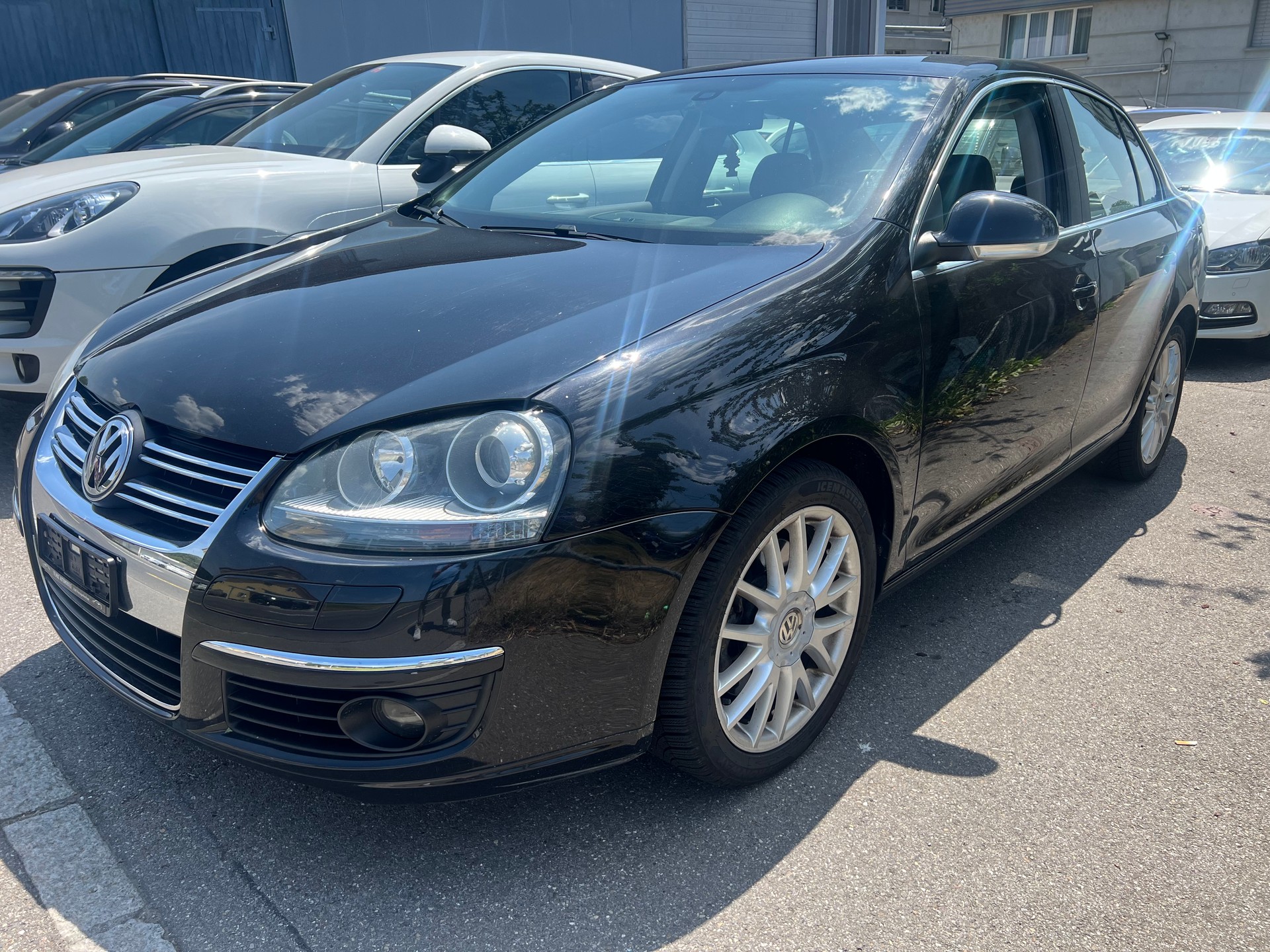 VW Jetta 2.0 FSI Turbo Sportline *200 PS*-image-0