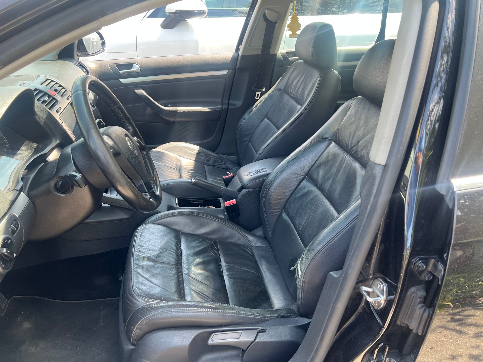 VW Jetta 2.0 FSI Turbo Sportline *200 PS*-image-7