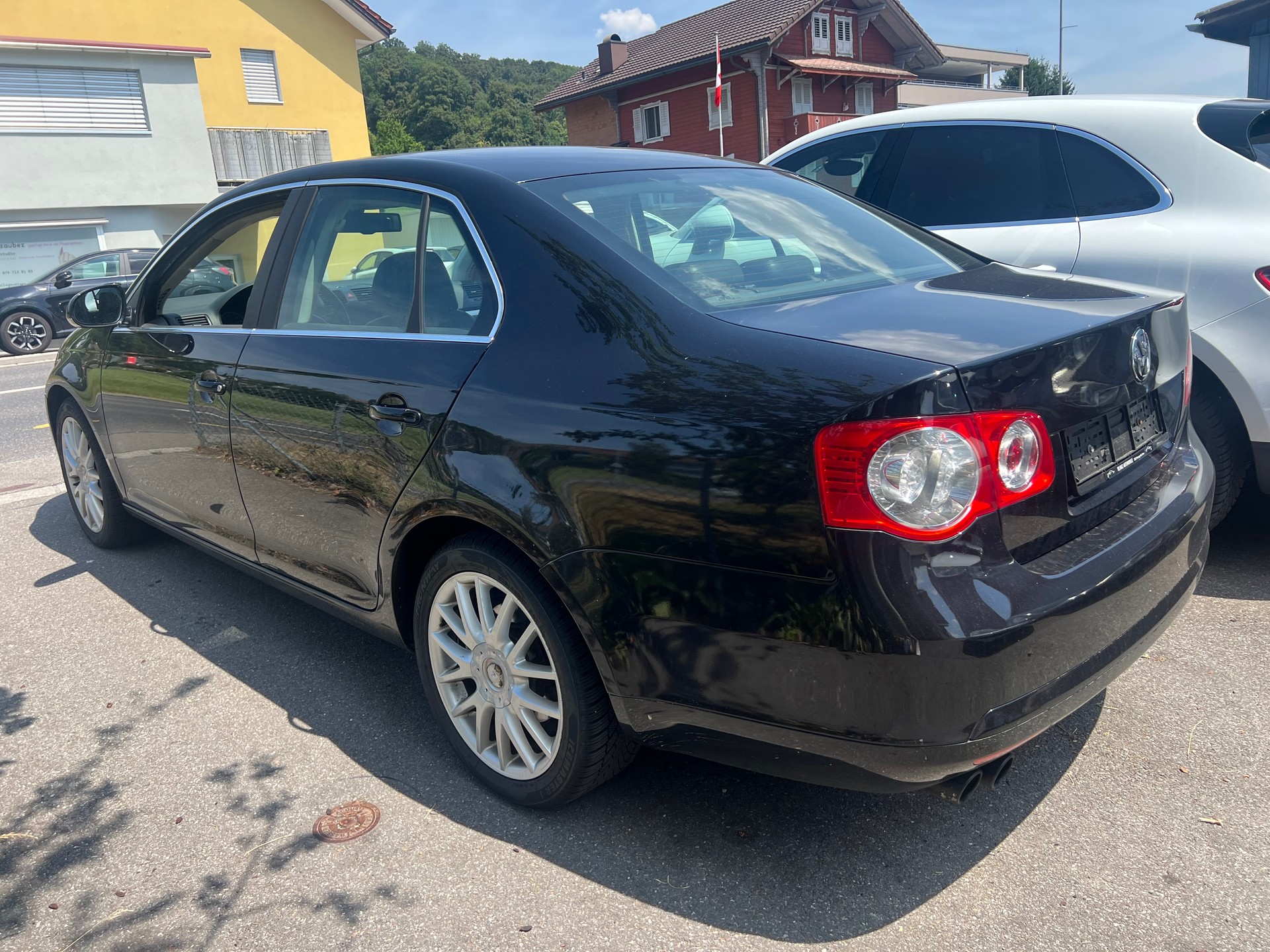 VW Jetta 2.0 FSI Turbo Sportline *200 PS*-image-4