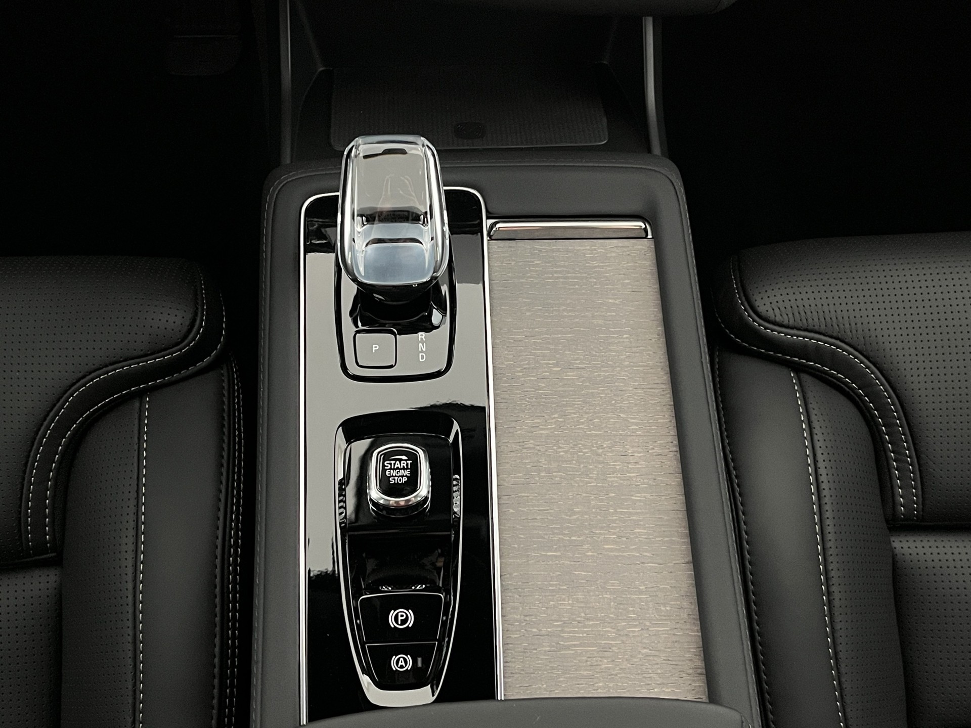 VOLVO XC90 2.0 T8 TE Ultra Dark eAWD-image-14