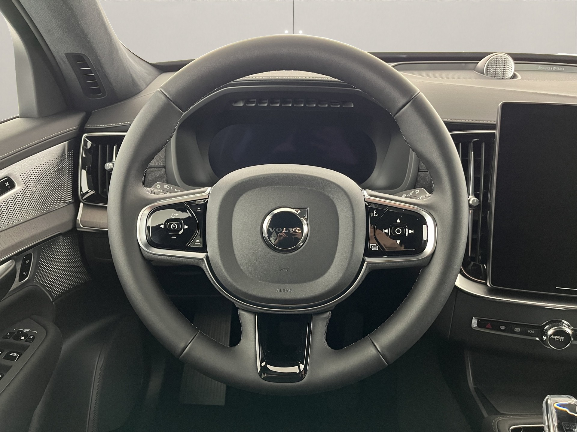 VOLVO XC90 2.0 T8 TE Ultra Dark eAWD-image-9