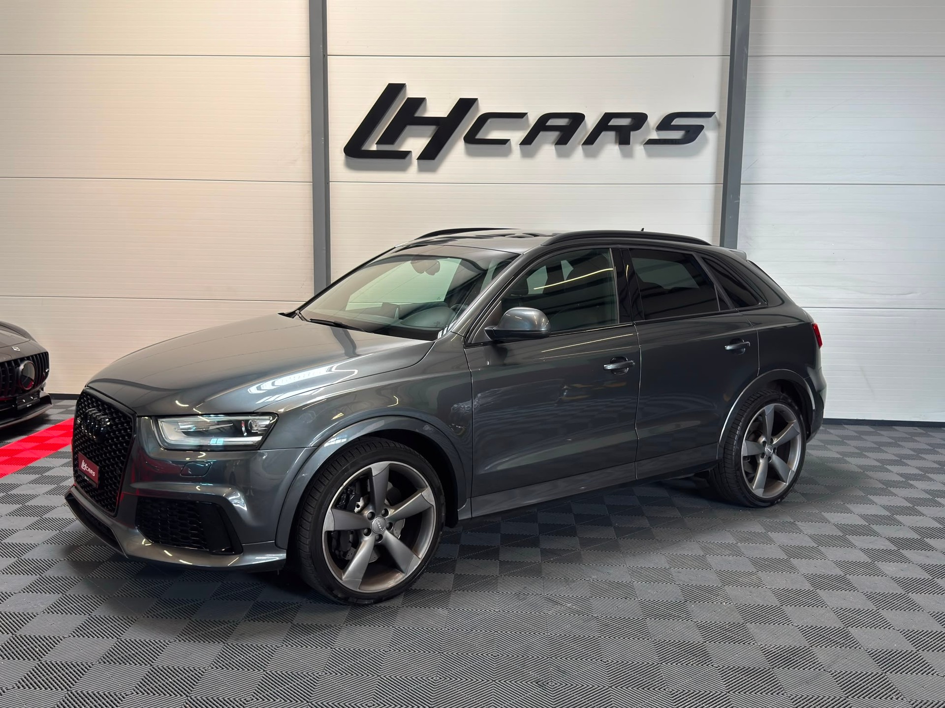 AUDI RS Q3 2.5 TFSI quattro S-Tronic-image-0