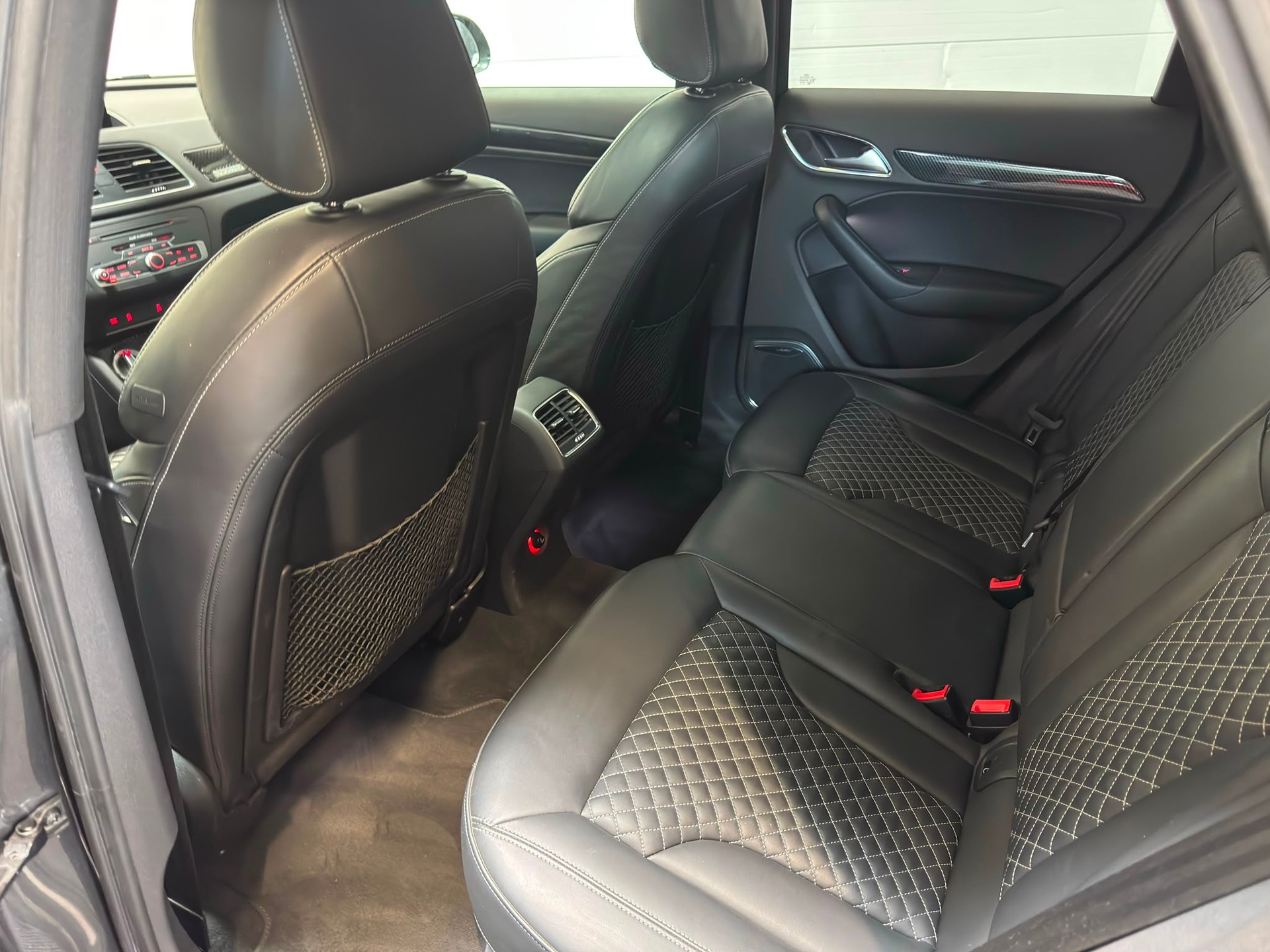 AUDI RS Q3 2.5 TFSI quattro S-Tronic-image-10