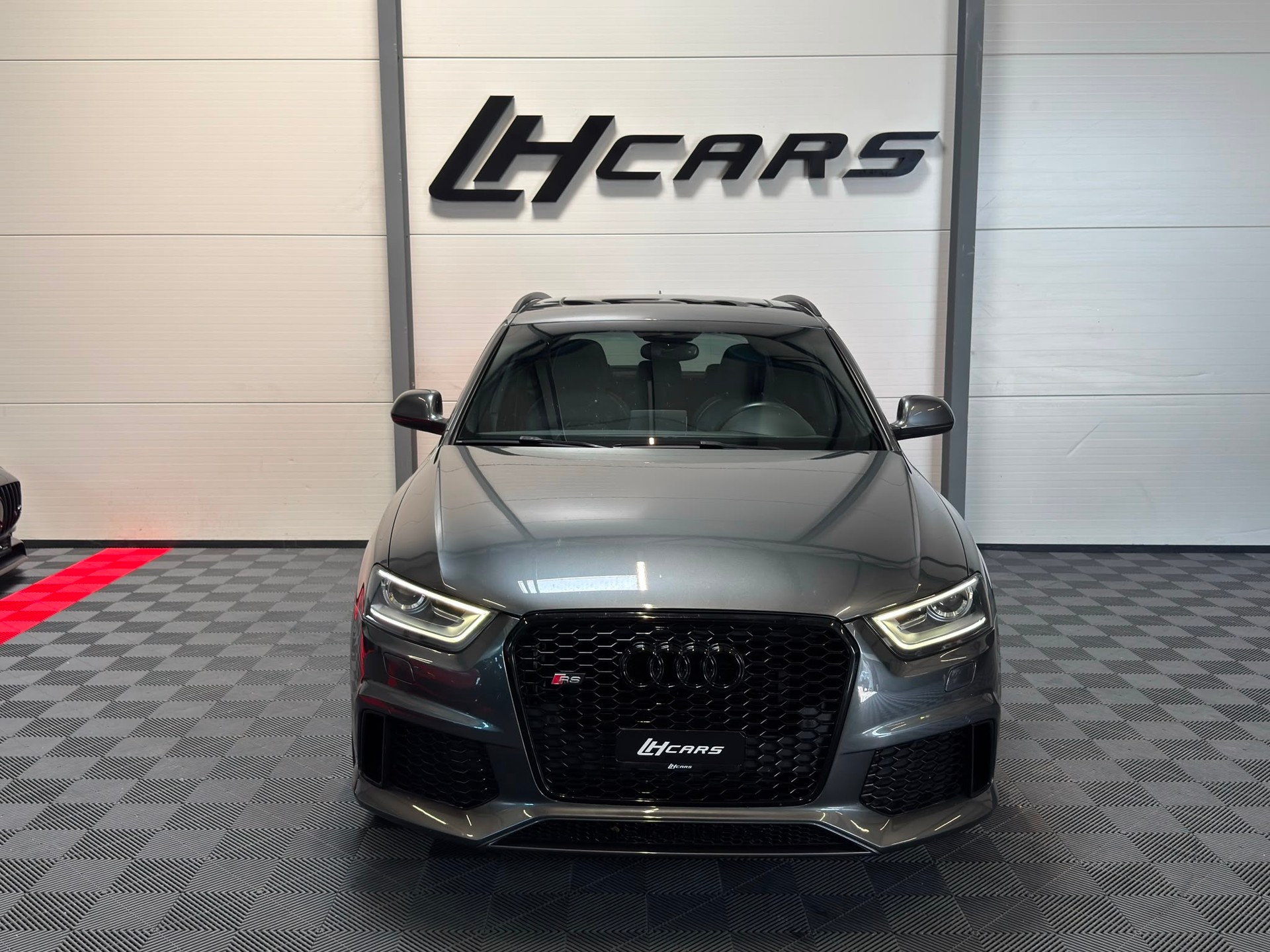AUDI RS Q3 2.5 TFSI quattro S-Tronic-image-6