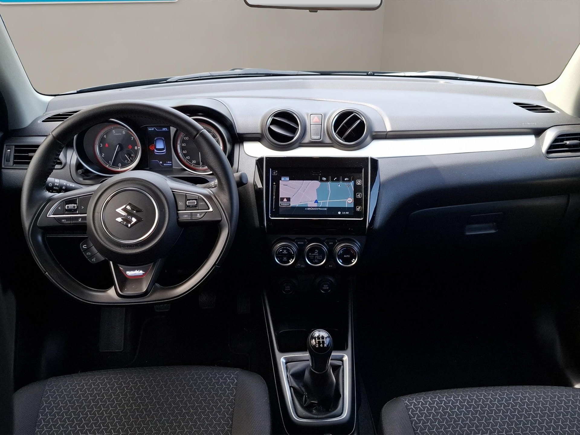 SUZUKI Swift 1.2 Compact Top Hybrid 4x4-image-8