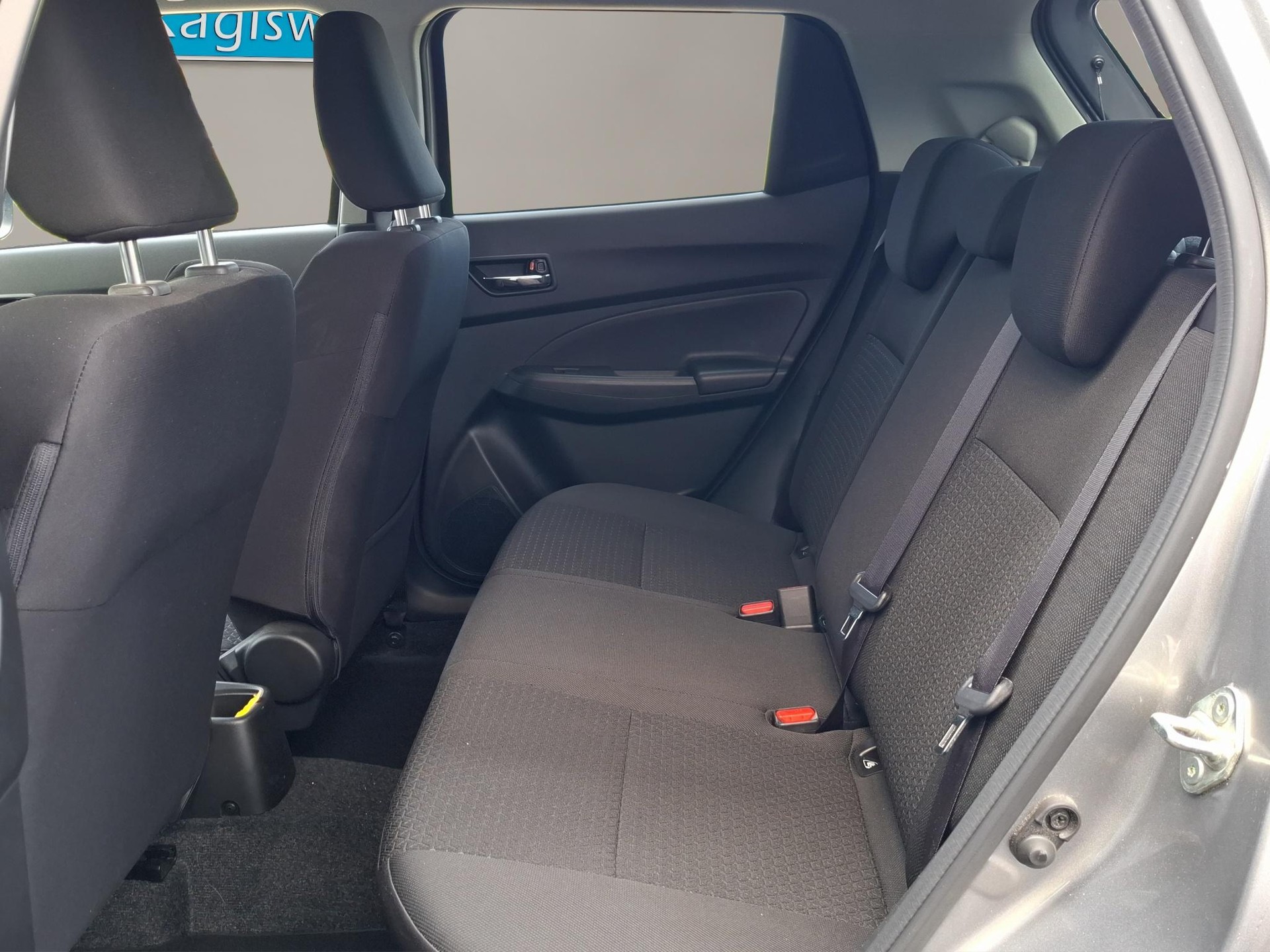 SUZUKI Swift 1.2 Compact Top Hybrid 4x4-image-10