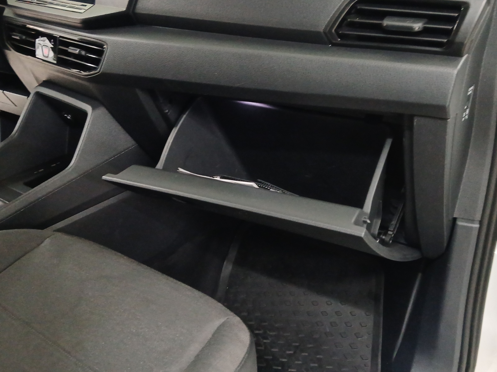 VW Caddy Cargo 2.0TDI 4Motion-image-14
