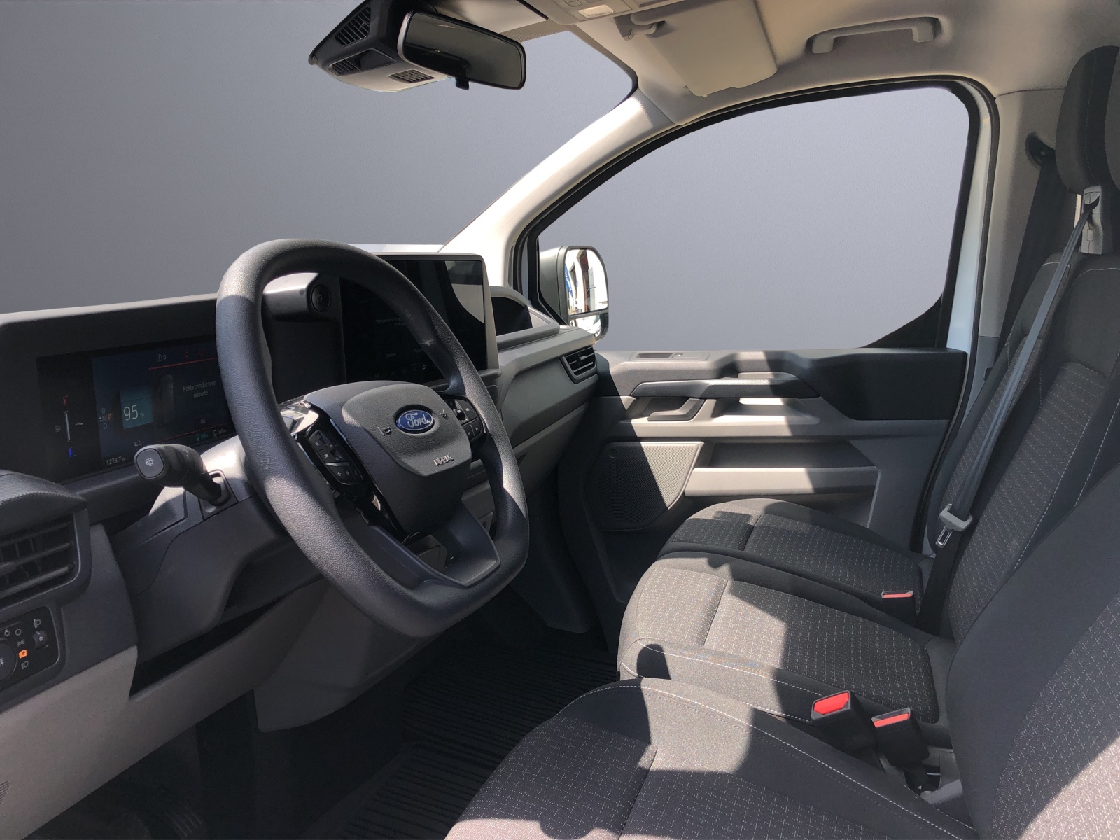 FORD E-Transit C van 320 L1 Trend-image-4