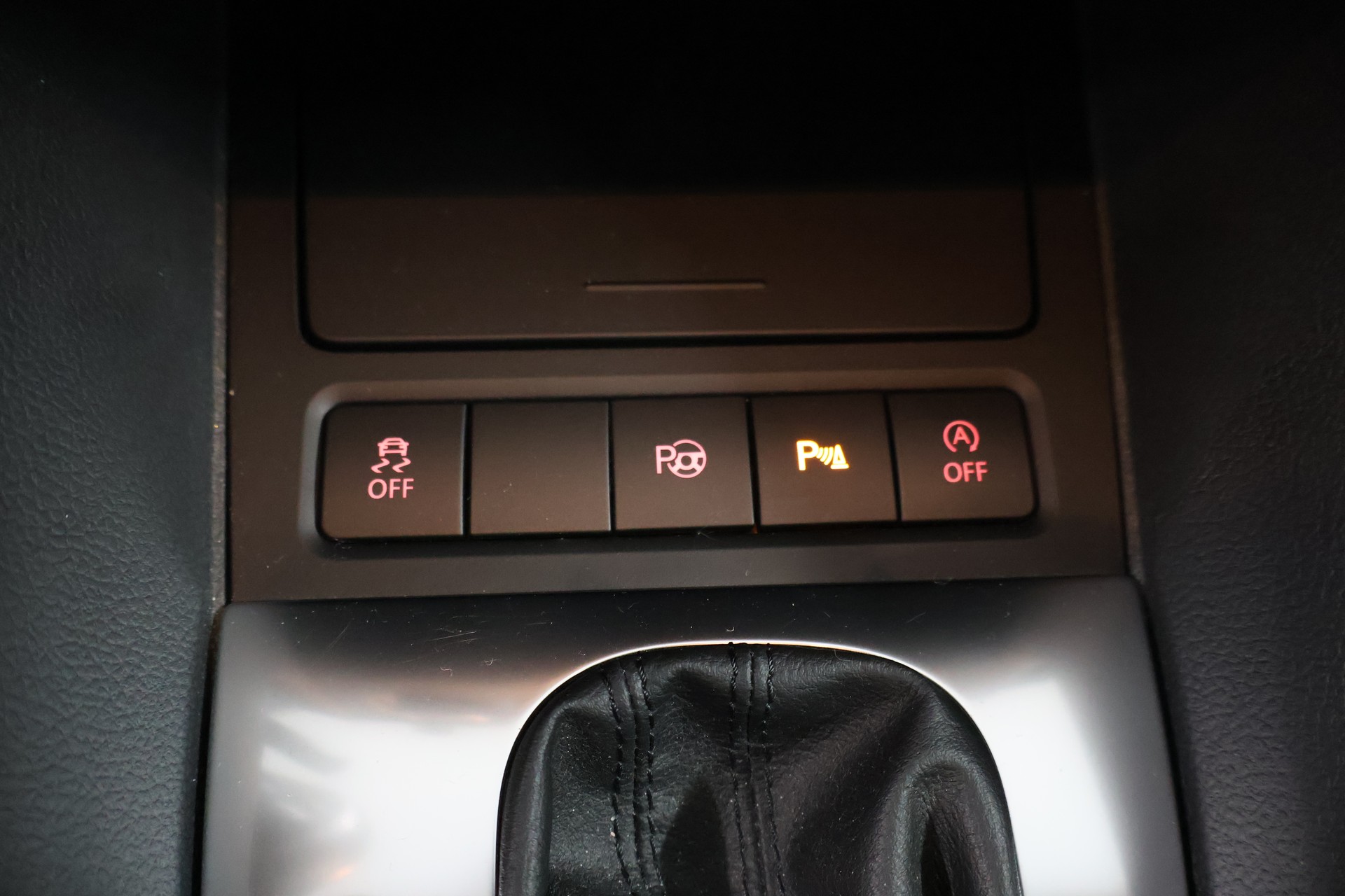 VW Golf 1.2 TSI BlueMotion Technology Team DSG-image-25