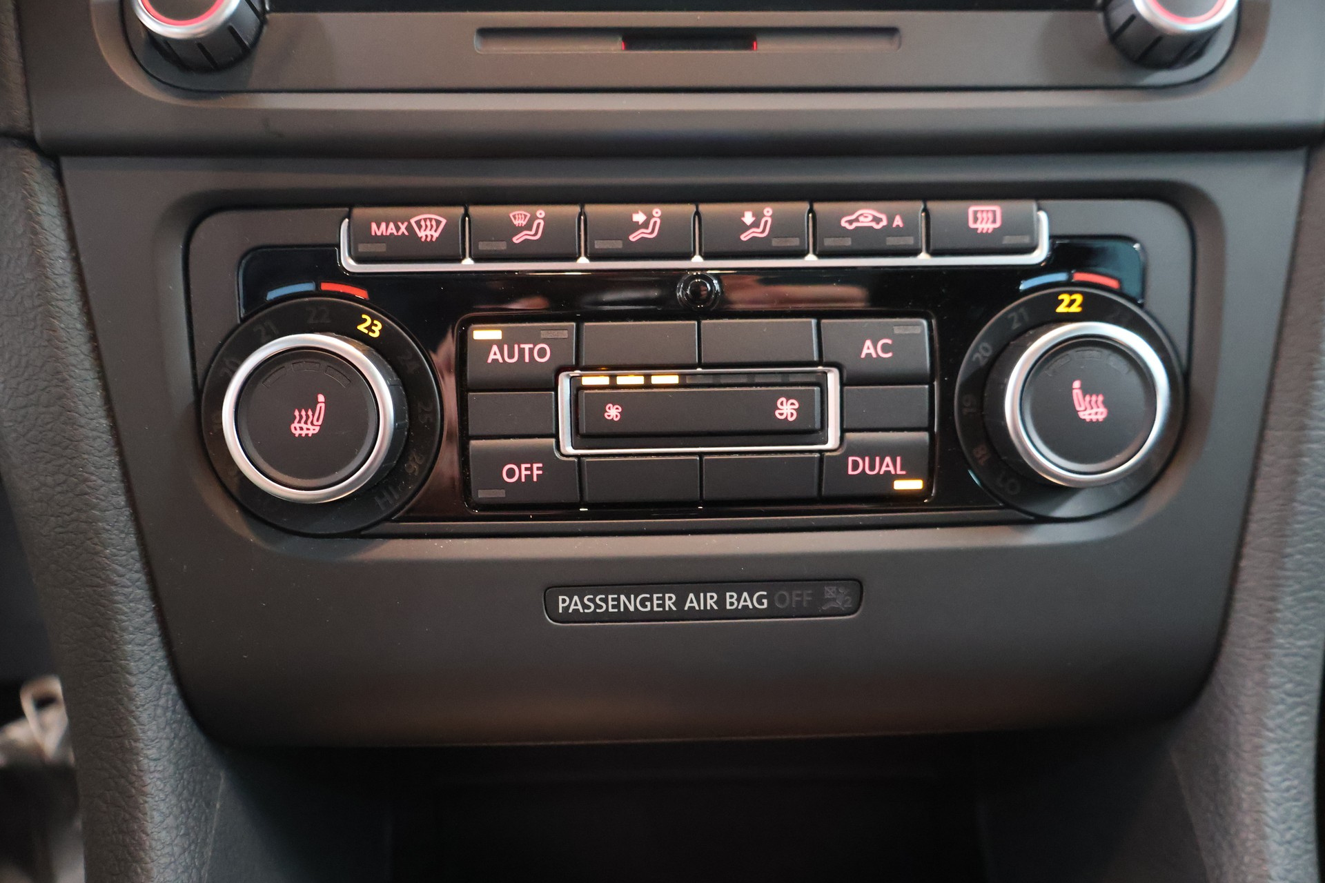 VW Golf 1.2 TSI BlueMotion Technology Team DSG-image-24
