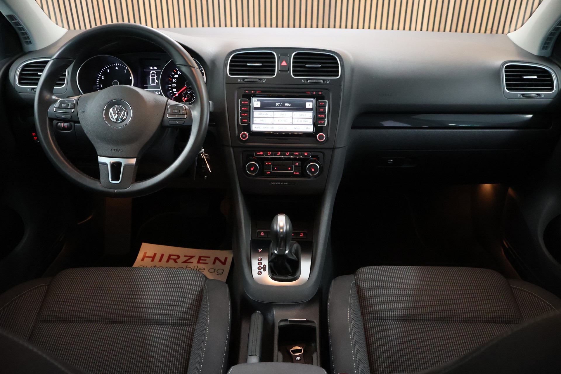 VW Golf 1.2 TSI BlueMotion Technology Team DSG-image-16