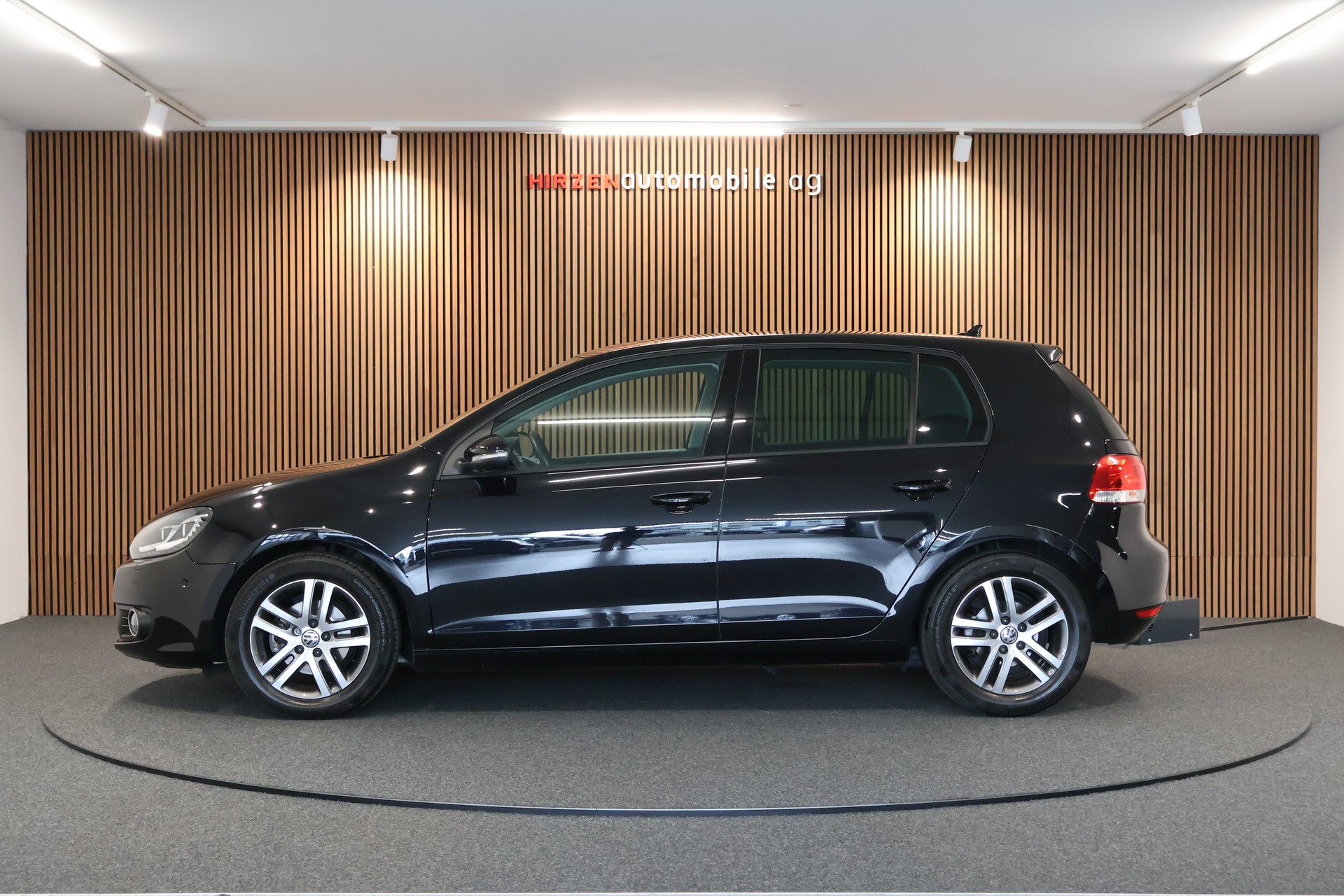 VW Golf 1.2 TSI BlueMotion Technology Team DSG-showroom-element-1