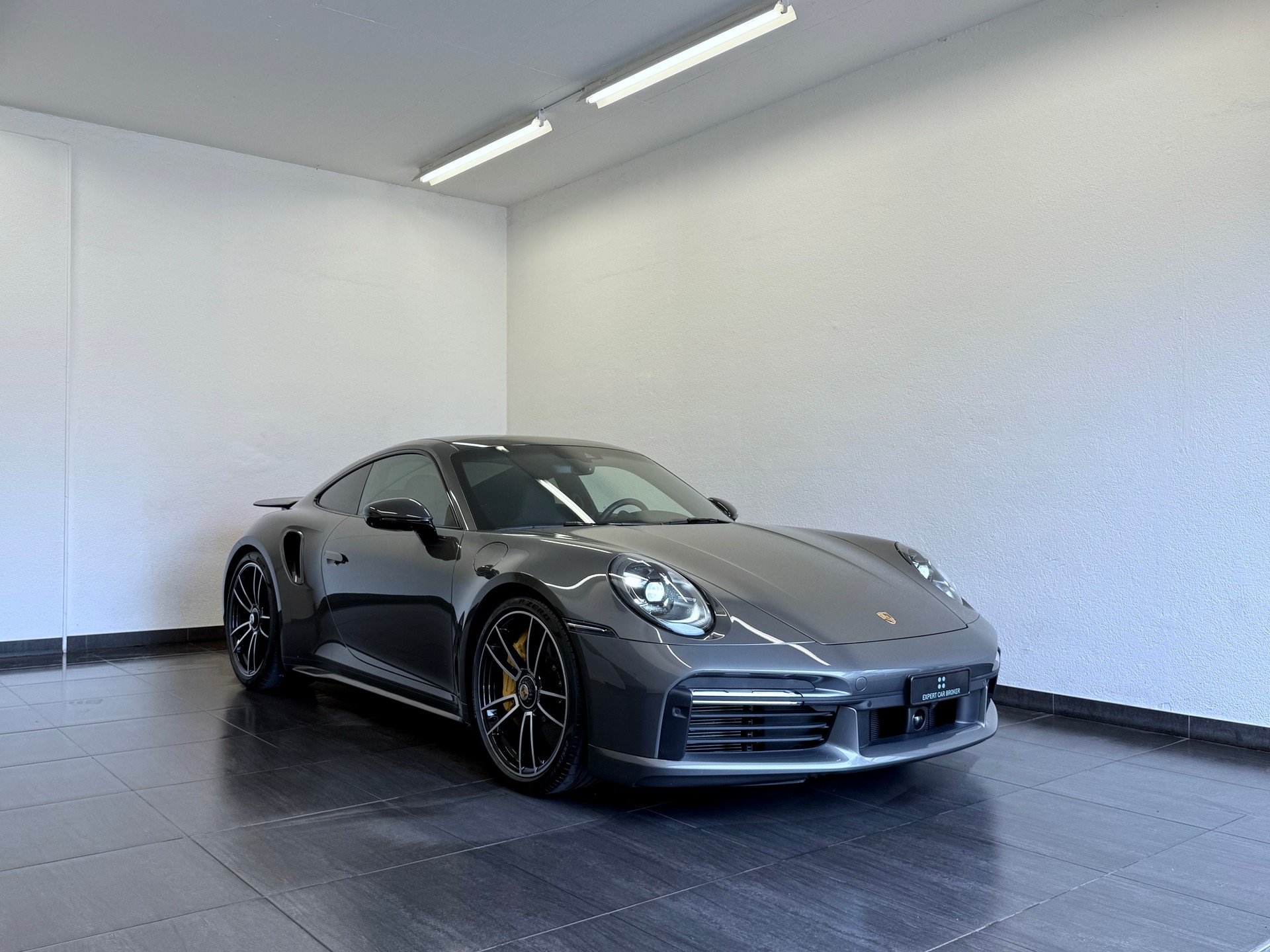 PORSCHE 911 Turbo S PDK *Porsche Approved Garantie bis 03.2029*-showroom-element-1