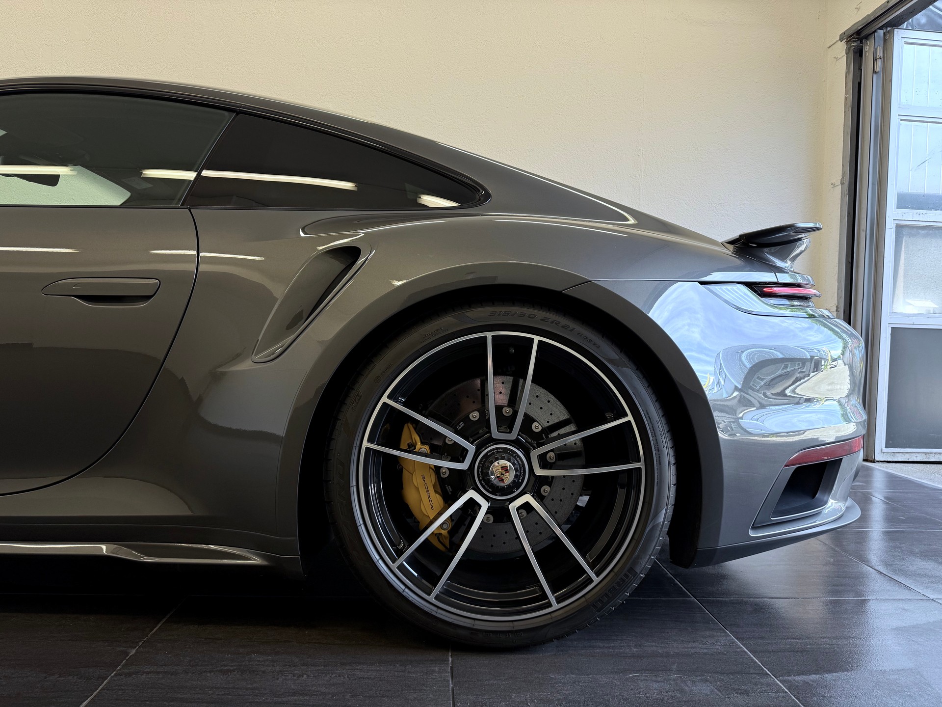 PORSCHE 911 Turbo S PDK *Porsche Approved Garantie bis 03.2029*-image-7
