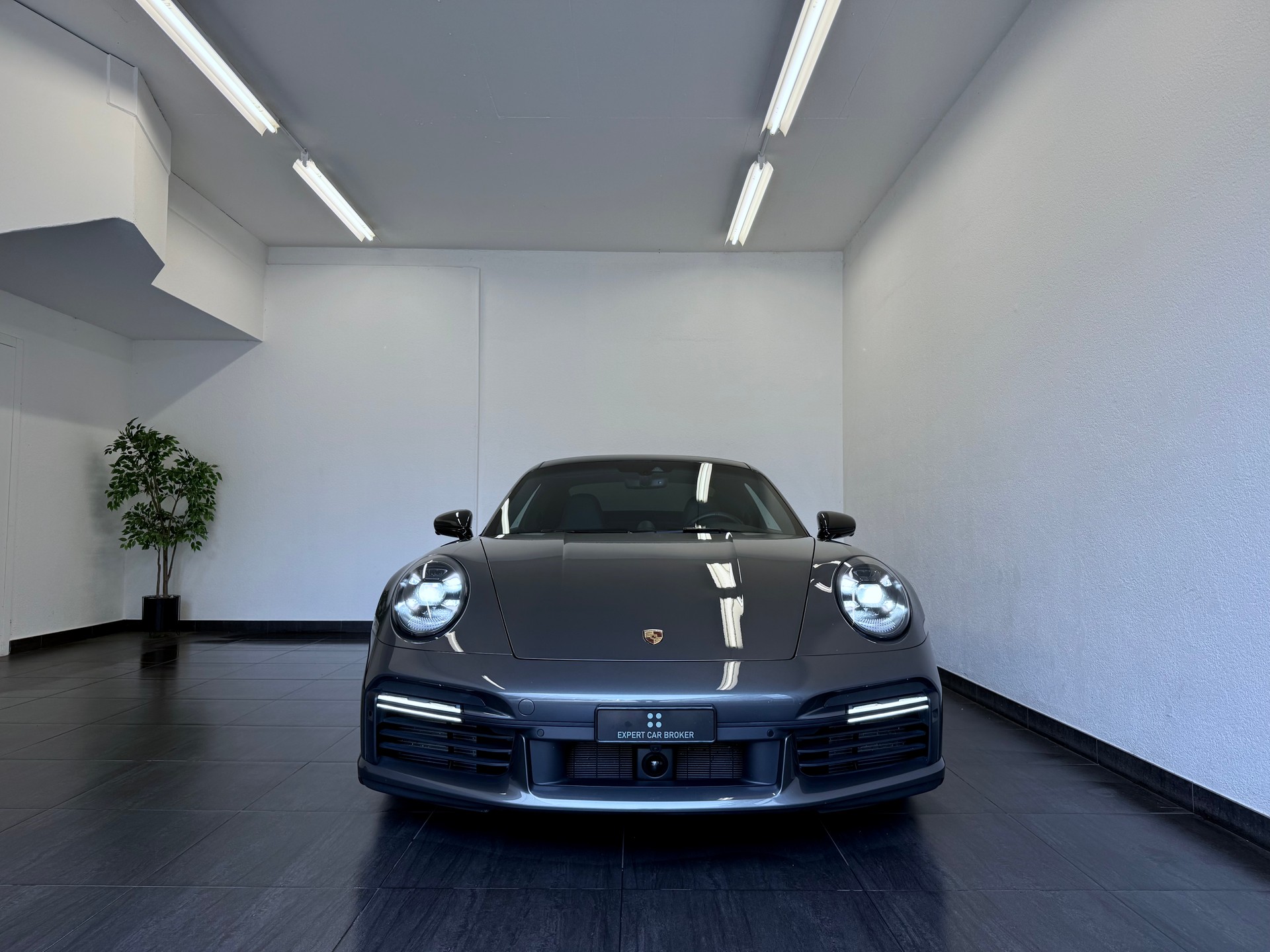 PORSCHE 911 Turbo S PDK *Porsche Approved Garantie bis 03.2029*-showroom-element-2