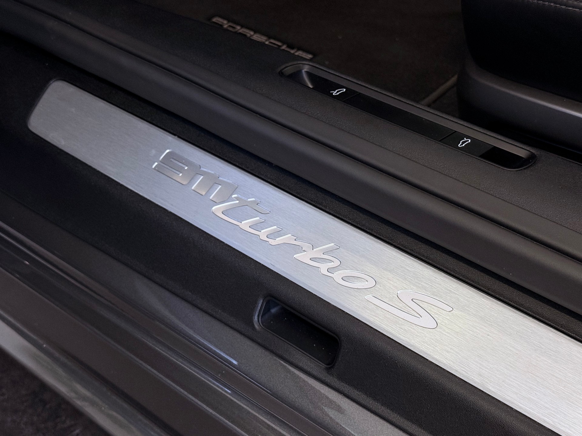 PORSCHE 911 Turbo S PDK *Porsche Approved Garantie bis 03.2029*-image-13