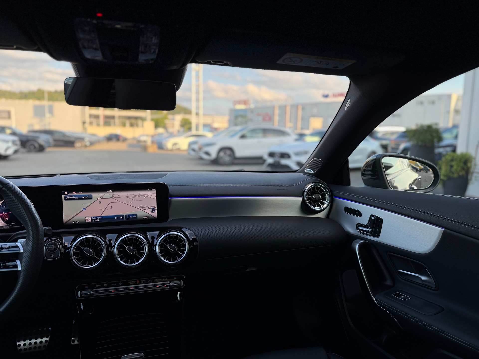 MERCEDES-BENZ CLA Shooting Brake 250 AMG Line 4Matic 8G-DCT-image-5