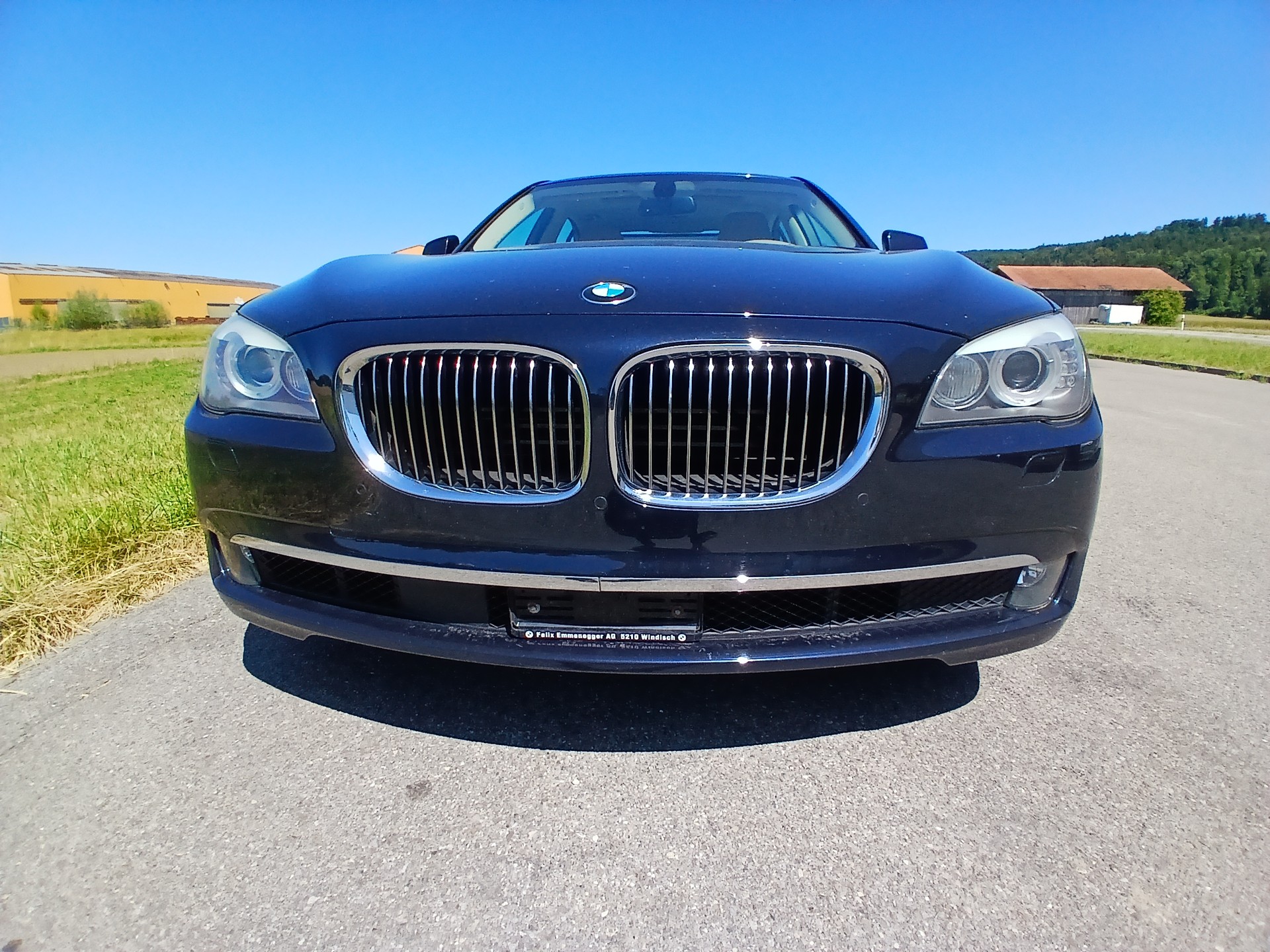 BMW 750i xDrive-image-7