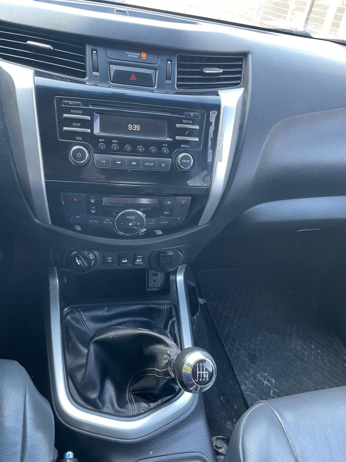 NISSAN Navara Double Cab N-Connecta 2.3 dCi 4WD-image-10