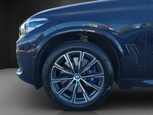 BMW X5 xDrive 40i-image-5
