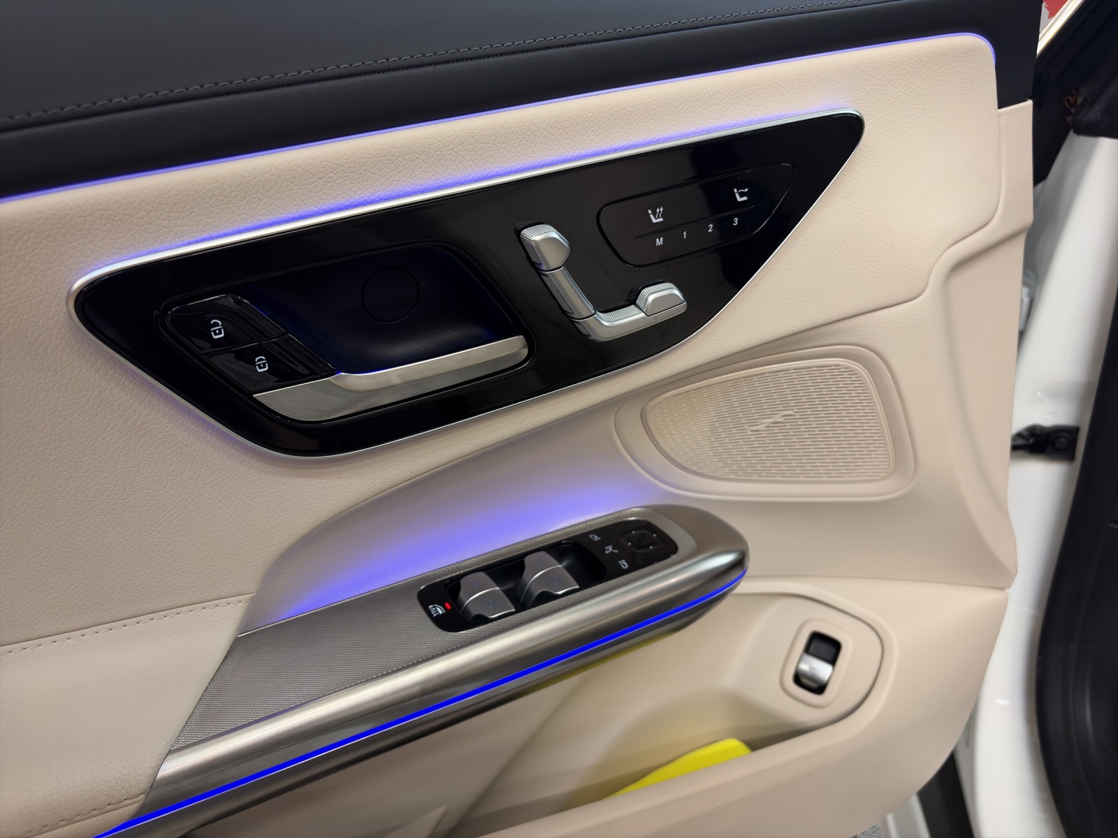 MERCEDES-BENZ CLE 200 - Cabrio - AMG / 360 Grad Kamera / DIGITAL Light / Cabrio Komfort-Paket-image-12