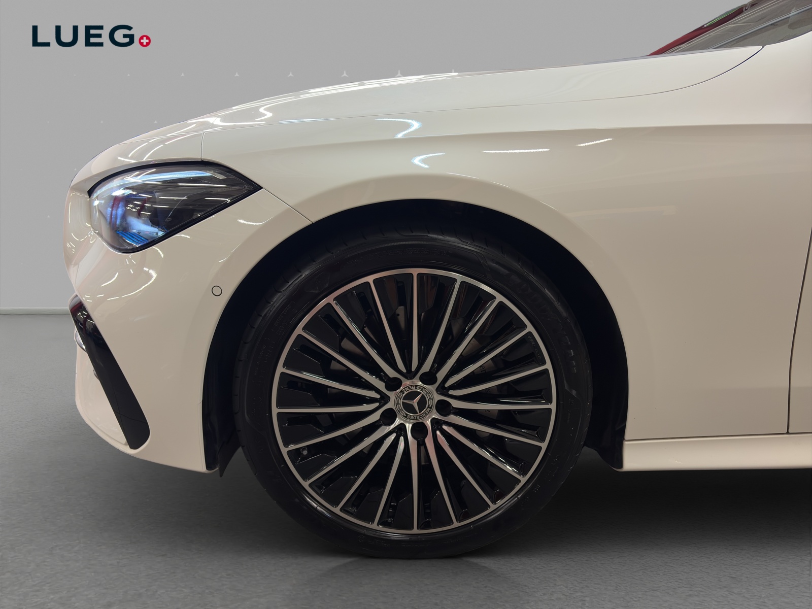 MERCEDES-BENZ CLE 200 - Cabrio - AMG / 360 Grad Kamera / DIGITAL Light / Cabrio Komfort-Paket-image-3