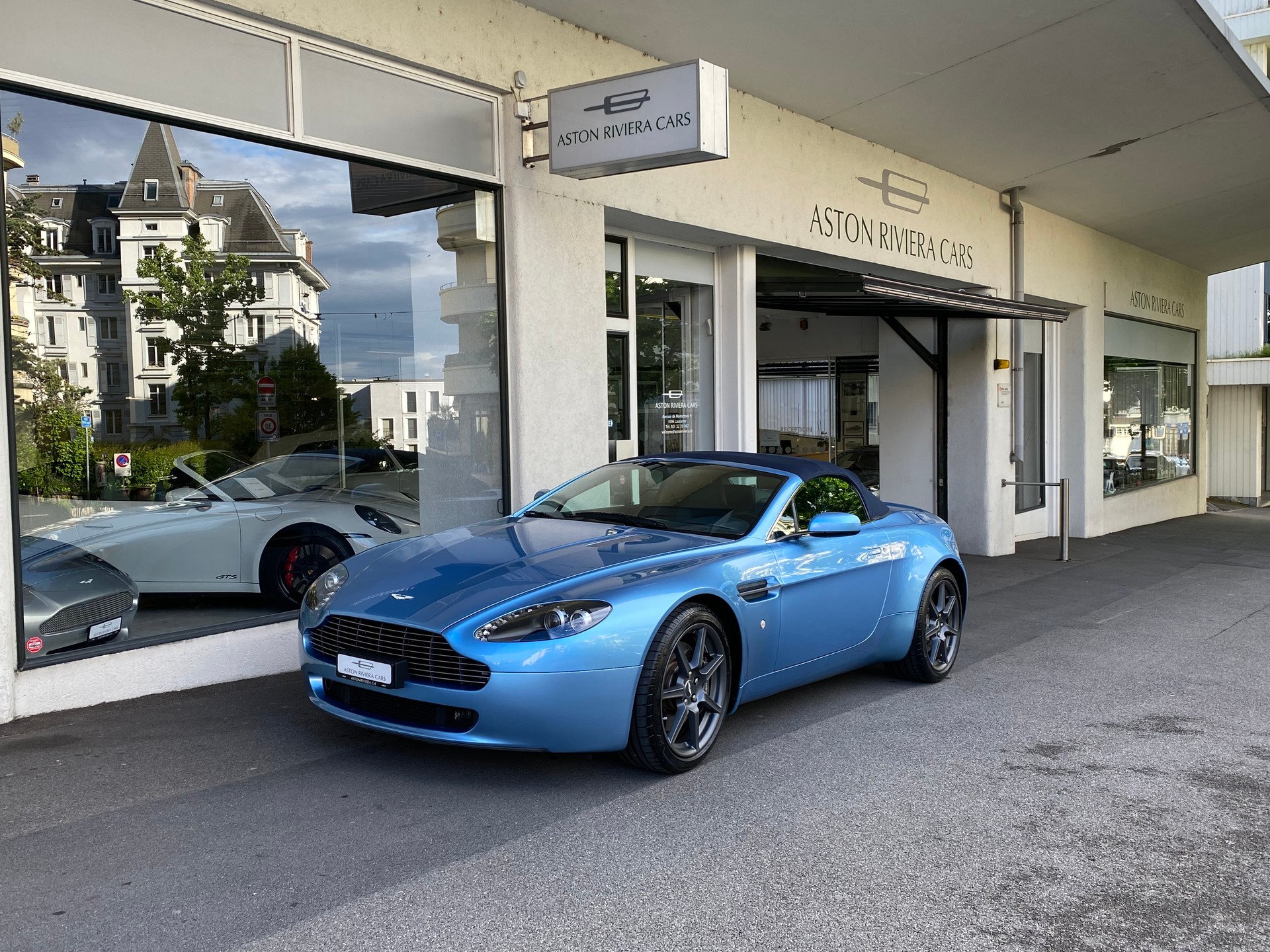 ASTON MARTIN V8 Vantage 4.3-image-1