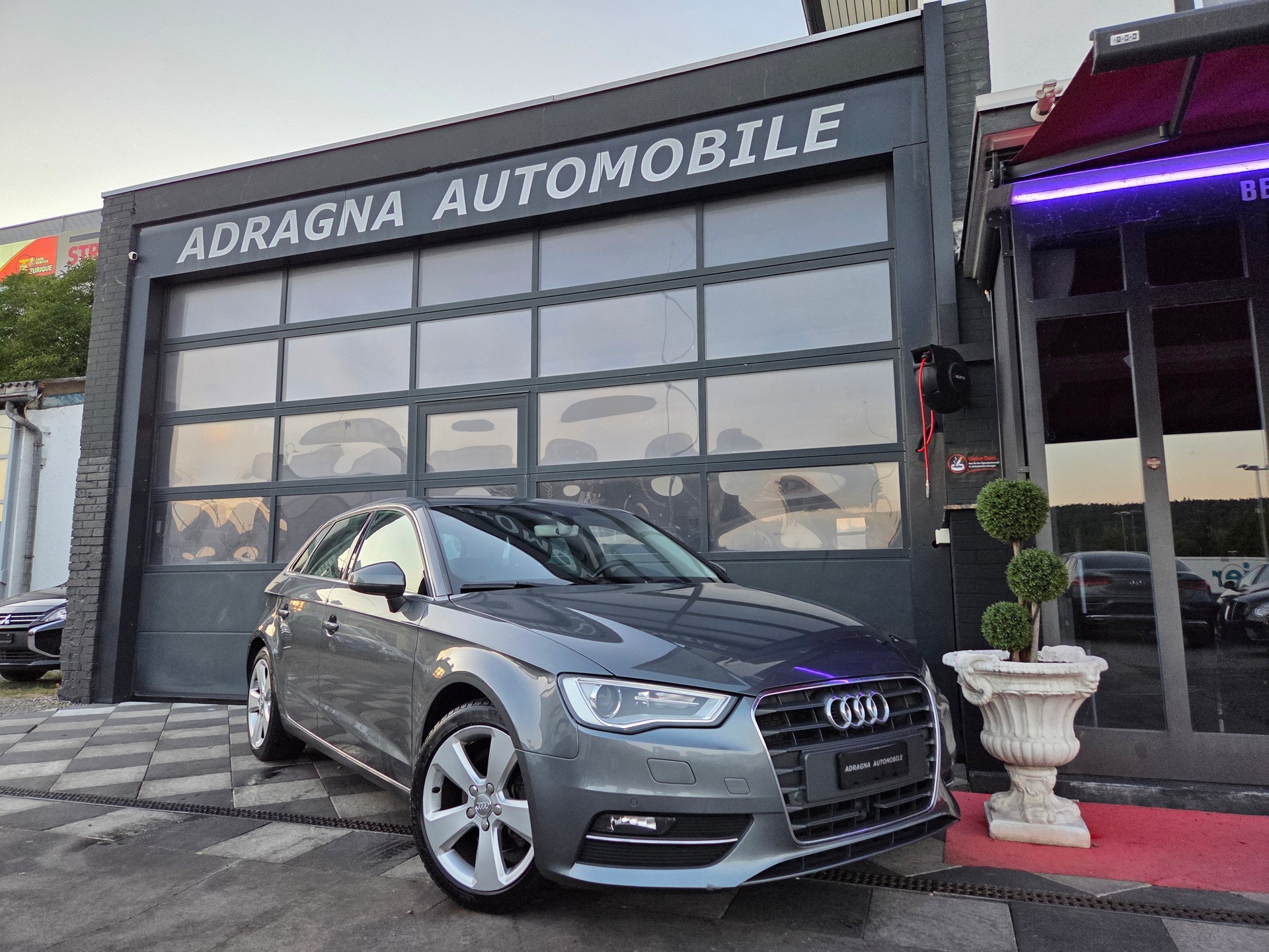 AUDI A3 Sportback 1.4 TFSI Attraction S-tronic-image-1