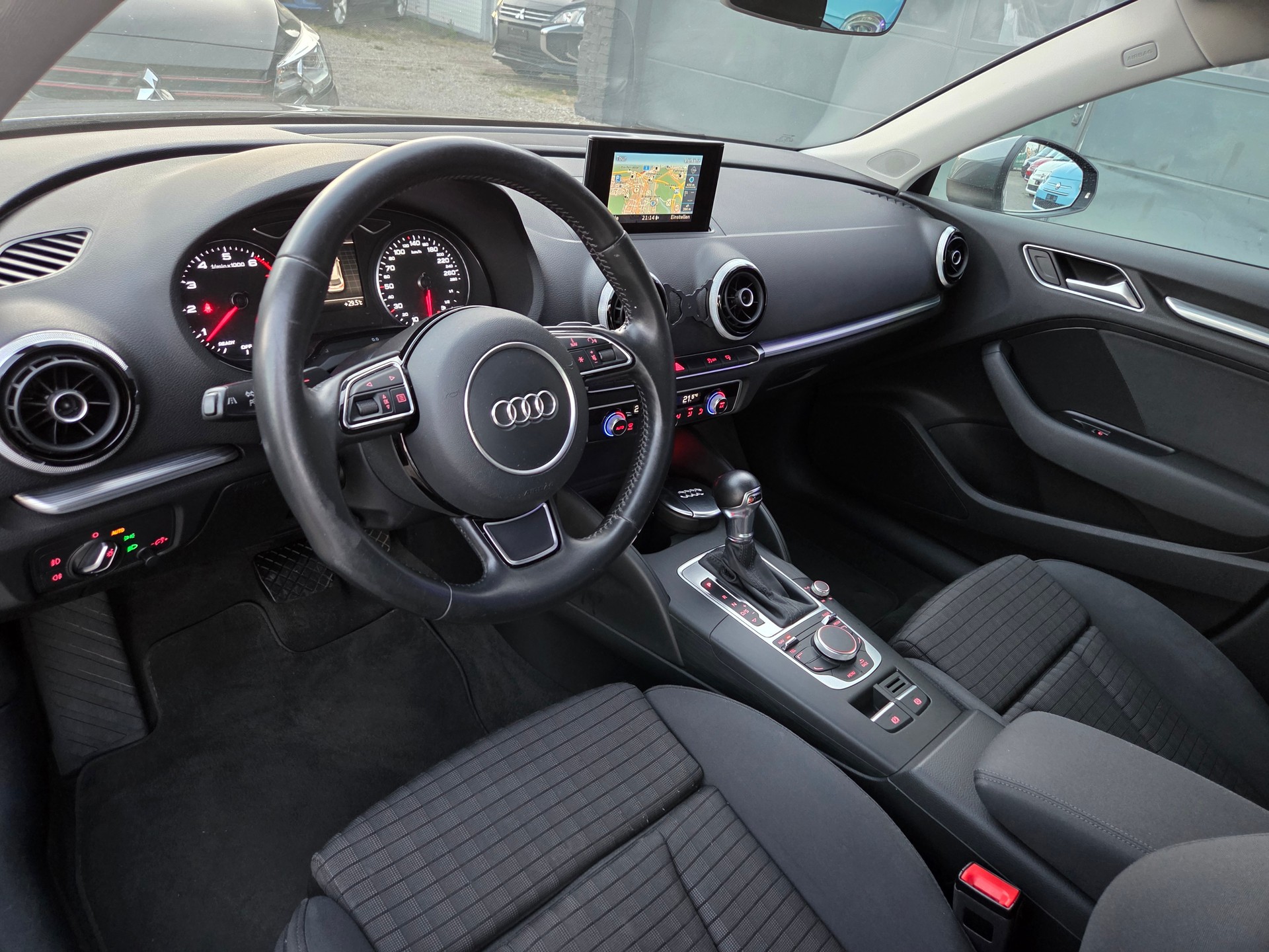 AUDI A3 Sportback 1.4 TFSI Attraction S-tronic-image-13