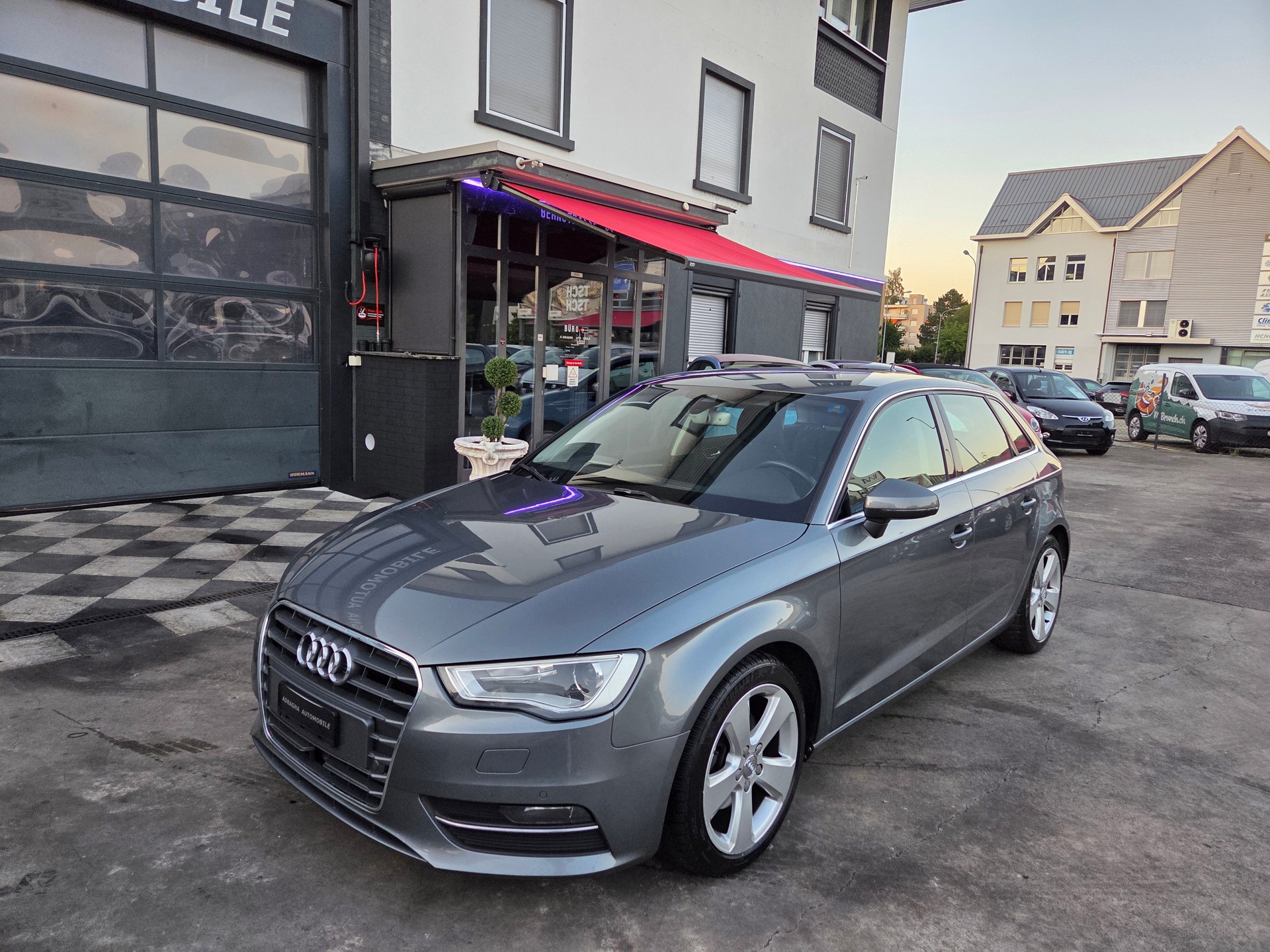 AUDI A3 Sportback 1.4 TFSI Attraction S-tronic-image-3