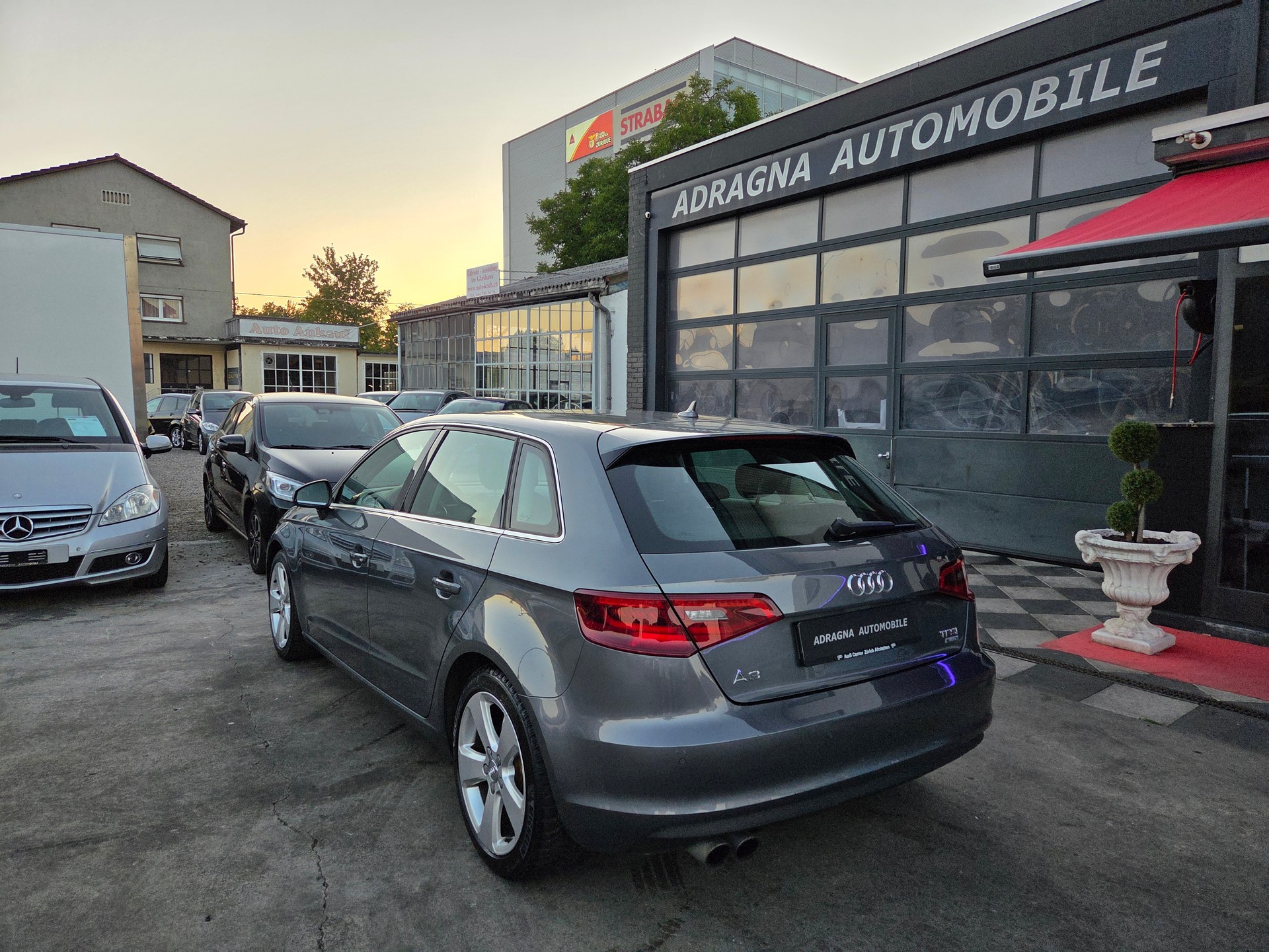 AUDI A3 Sportback 1.4 TFSI Attraction S-tronic-image-5